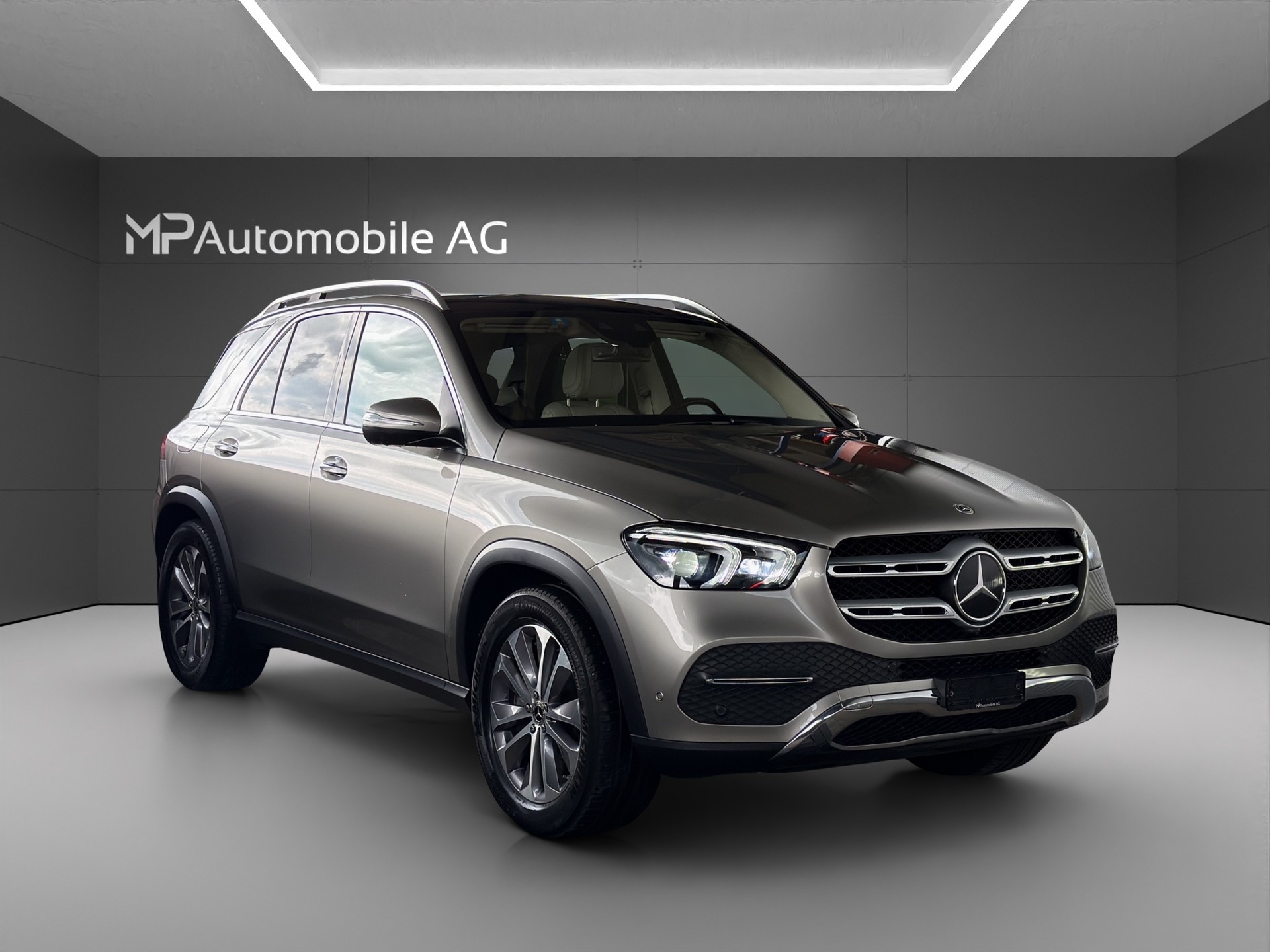 MERCEDES-BENZ GLE 450 4Matic 9G-Tronic-showroom-element-1