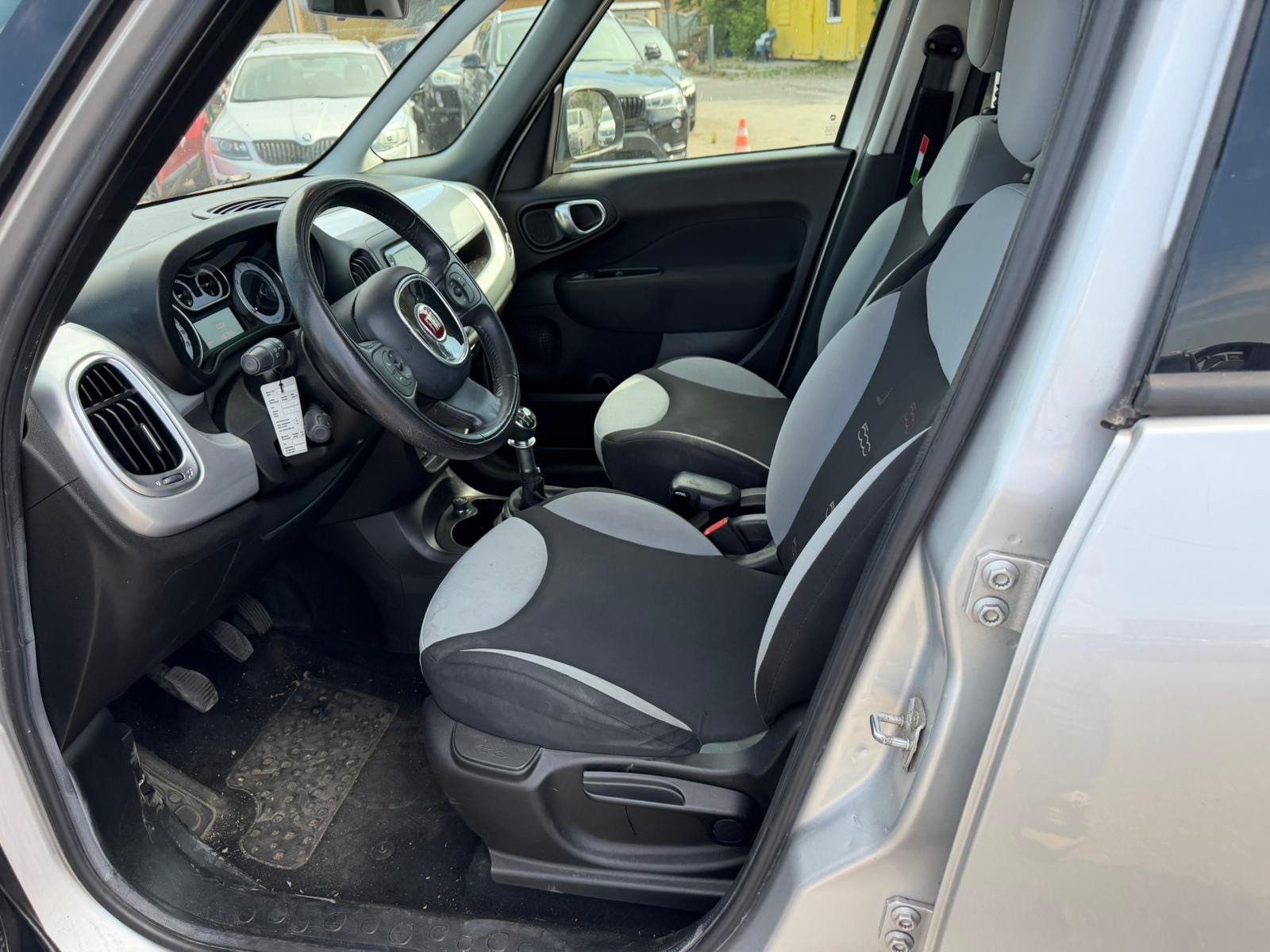 FIAT 500L 1.4 16V Lounge-image-3