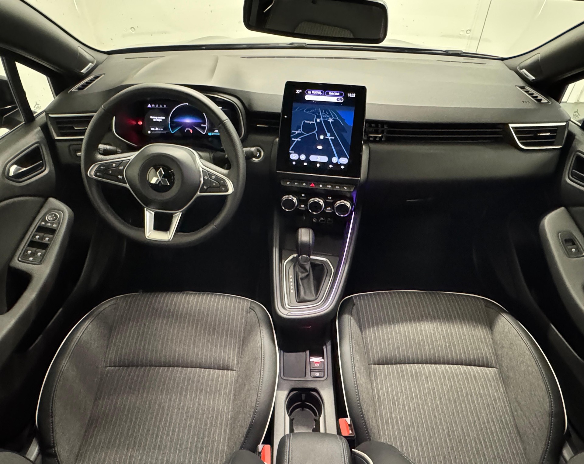 MITSUBISHI Colt 1.6 HEV Instyle Leasing 1,99-image-8