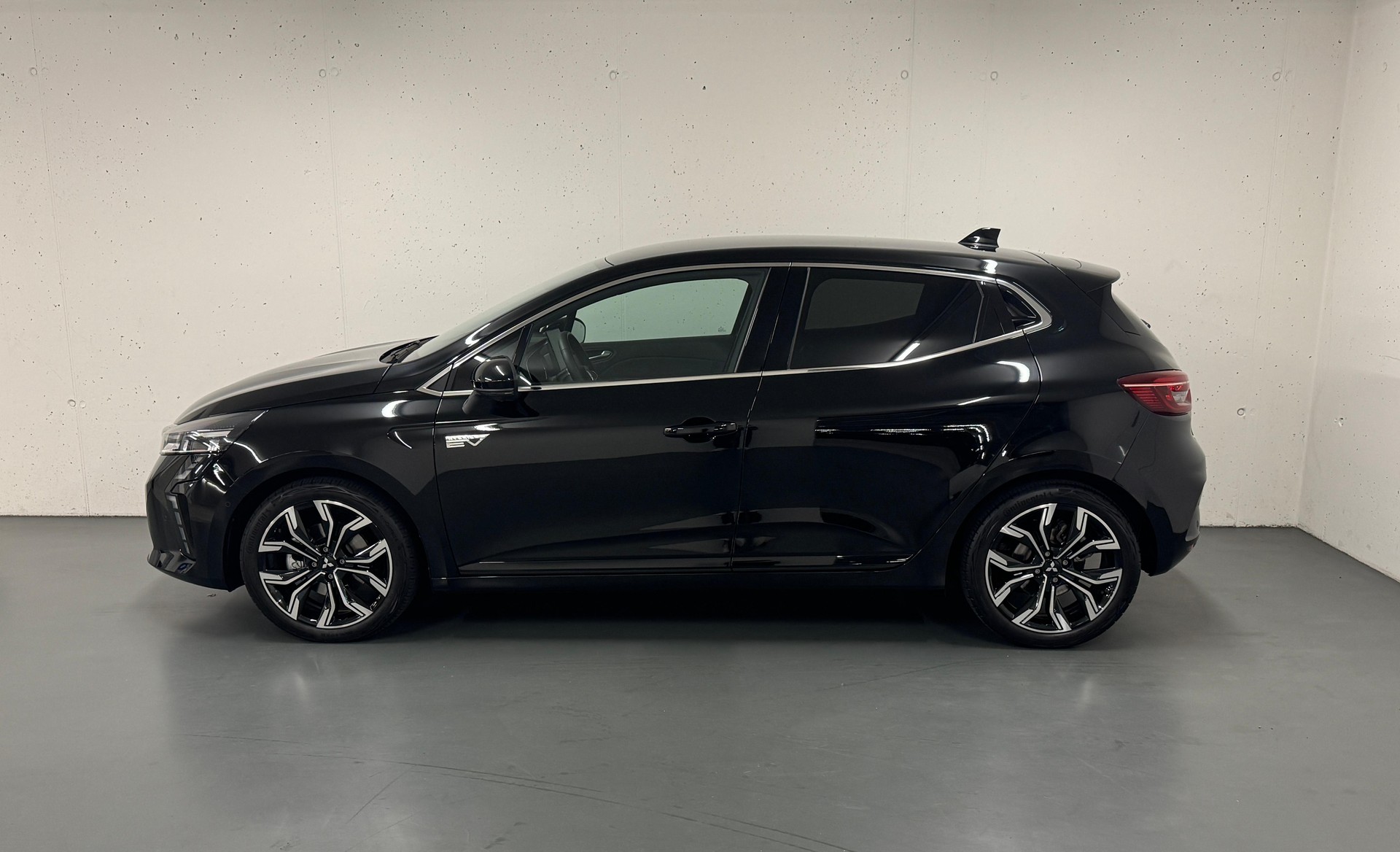 MITSUBISHI Colt 1.6 HEV Instyle Leasing 1,99-image-6