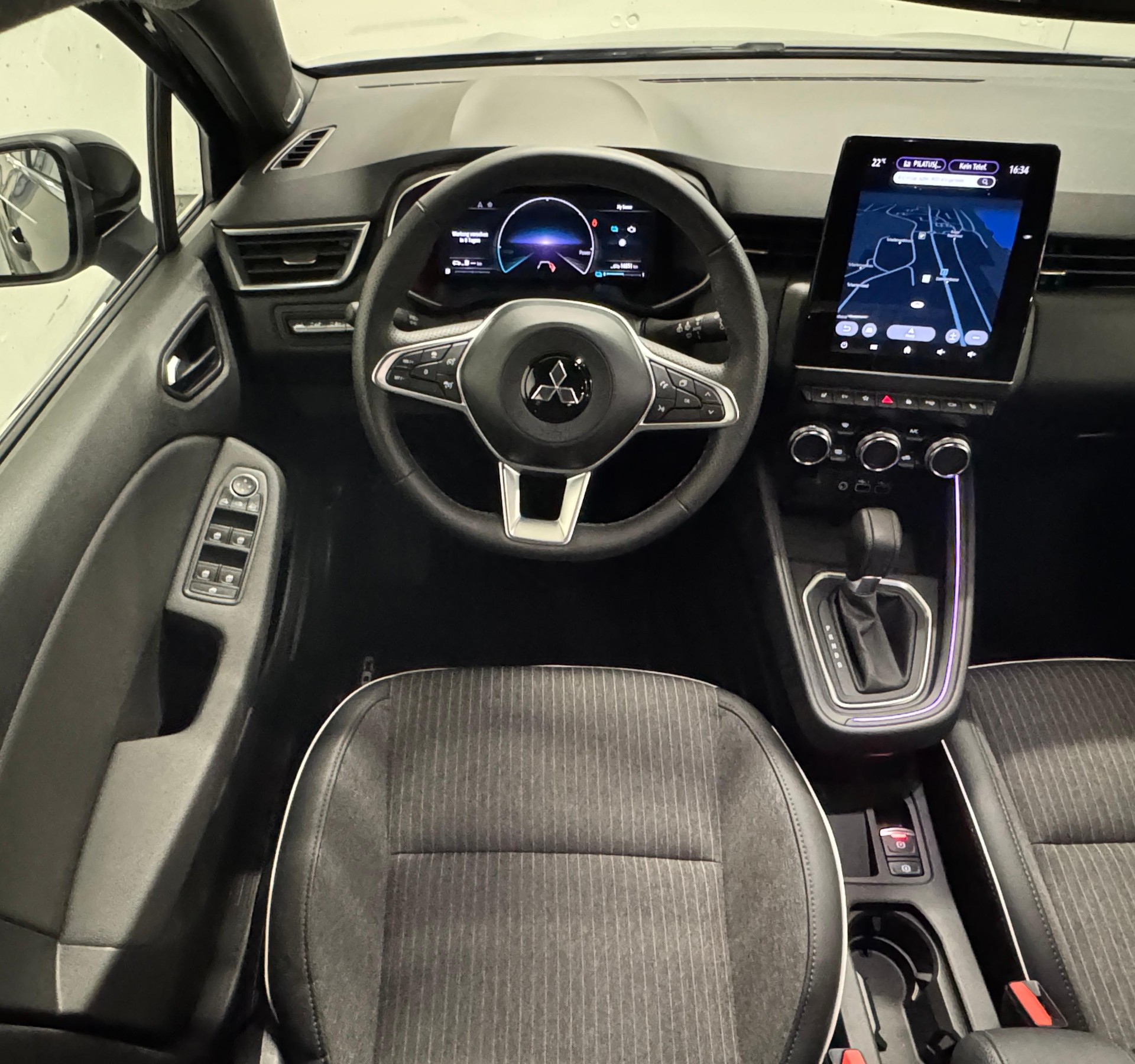 MITSUBISHI Colt 1.6 HEV Instyle Leasing 1,99-image-2