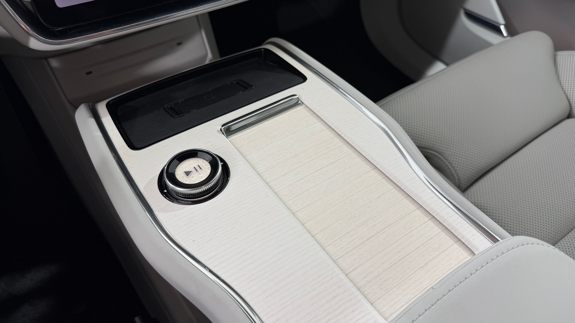VOLVO EX90 Twin Ultra 6P. AWD-image-7