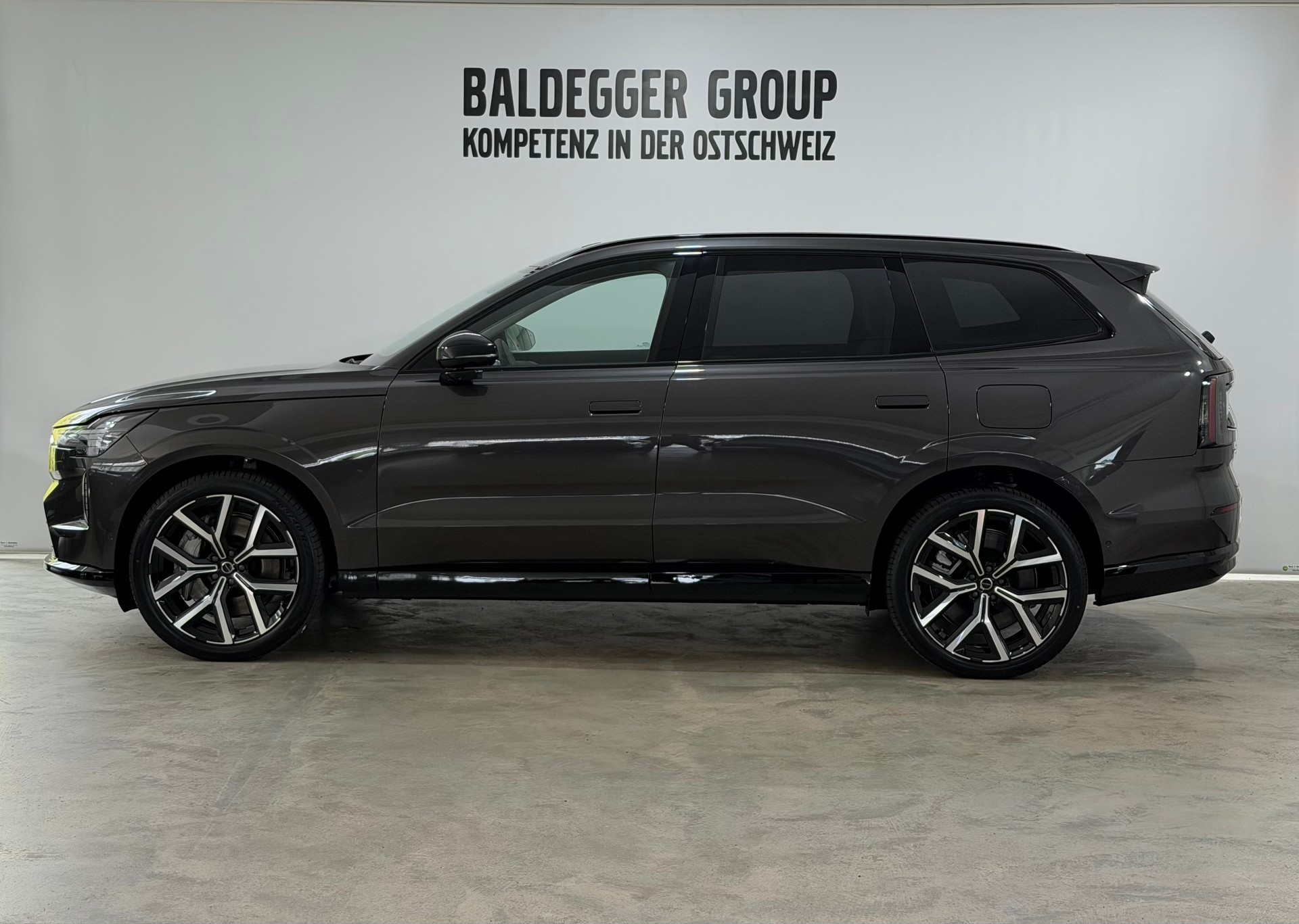 VOLVO EX90 Twin Ultra 6P. AWD-image-1