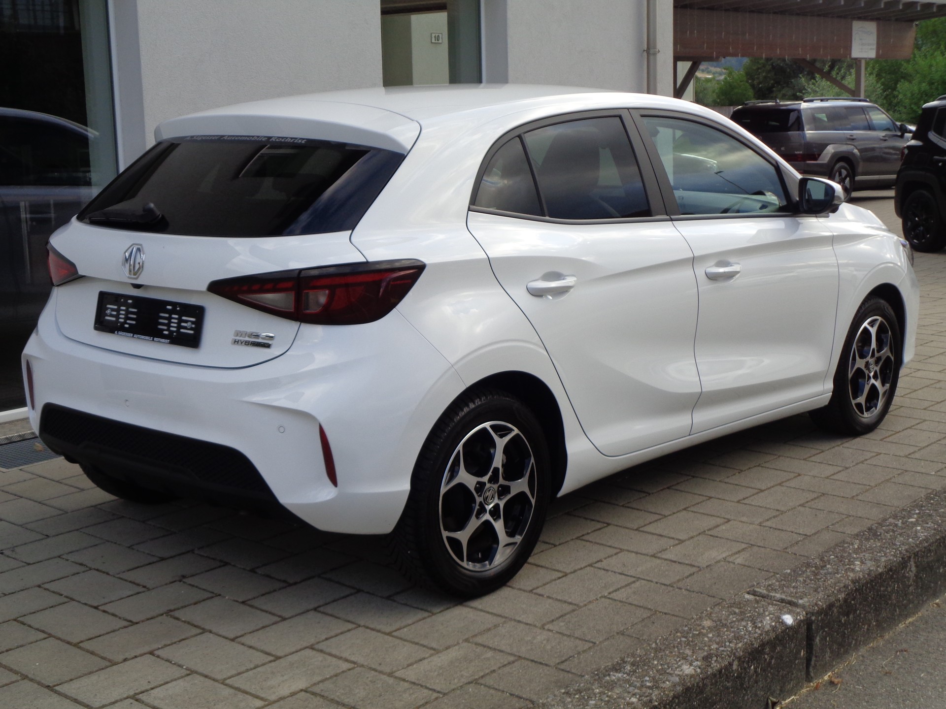 MG 3 1.5 Hybrid Luxury Aut.-image-1