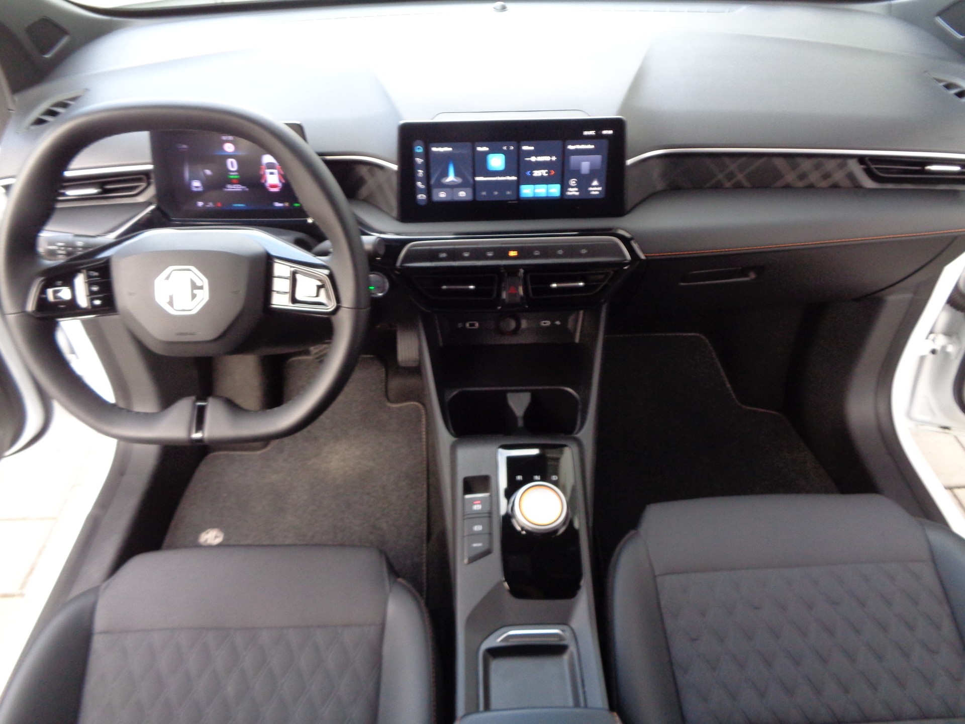 MG 3 1.5 Hybrid Luxury Aut.-image-7