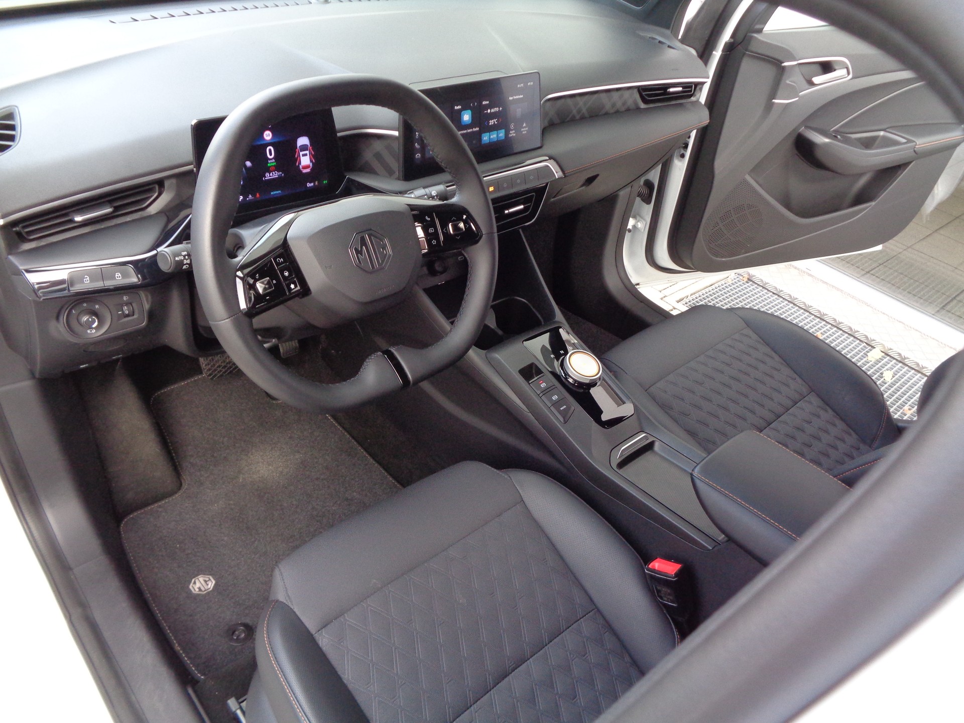 MG 3 1.5 Hybrid Luxury Aut.-image-6