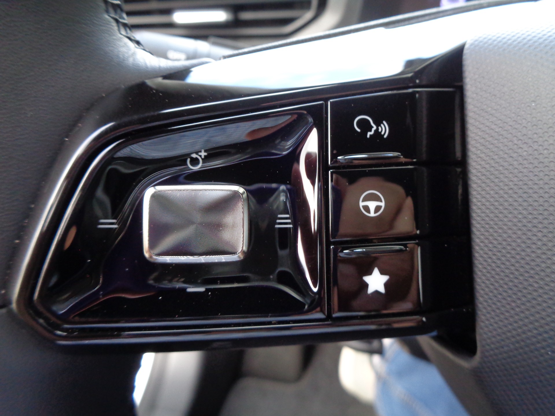 MG 3 1.5 Hybrid Luxury Aut.-image-23