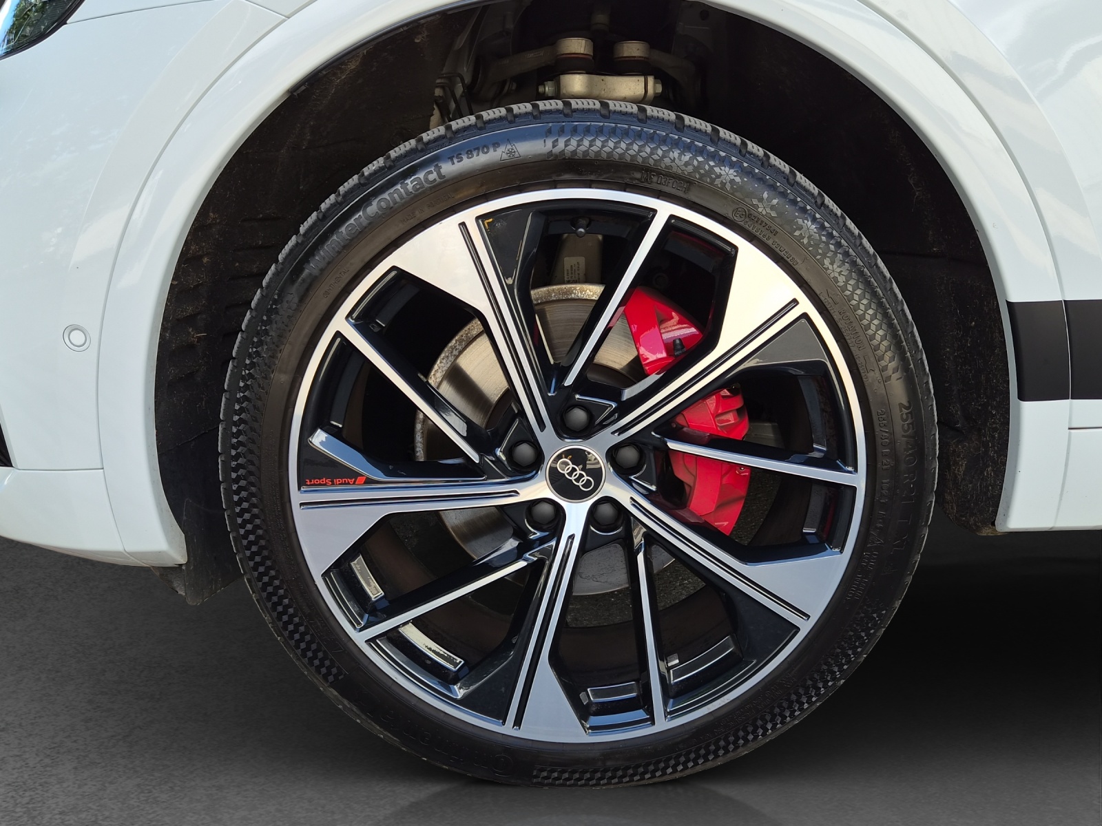 AUDI Q5 Sportback 40 TDI Blackedition quattro S-tronic-image-11