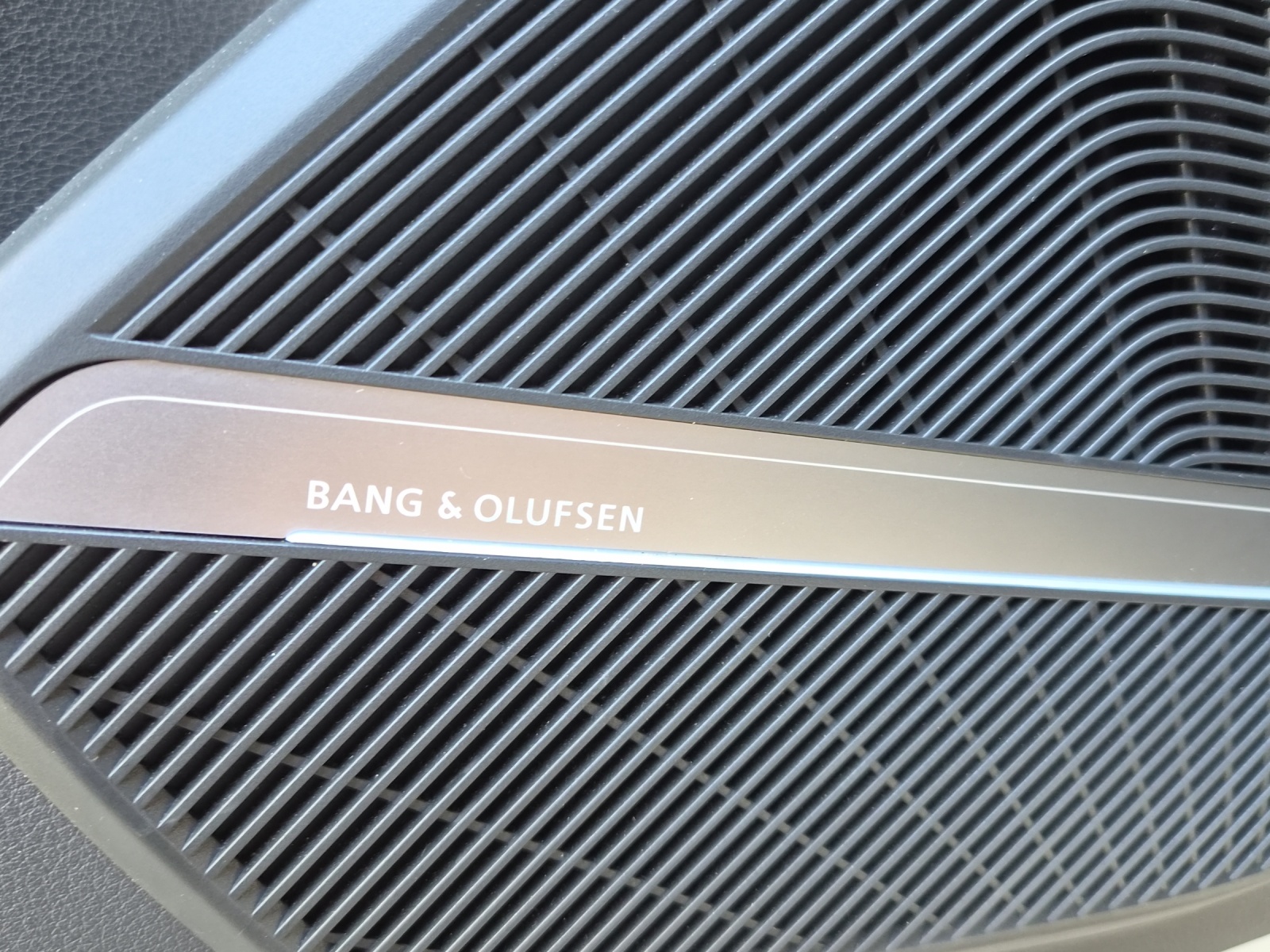 AUDI Q5 Sportback 40 TDI Blackedition quattro S-tronic-image-12