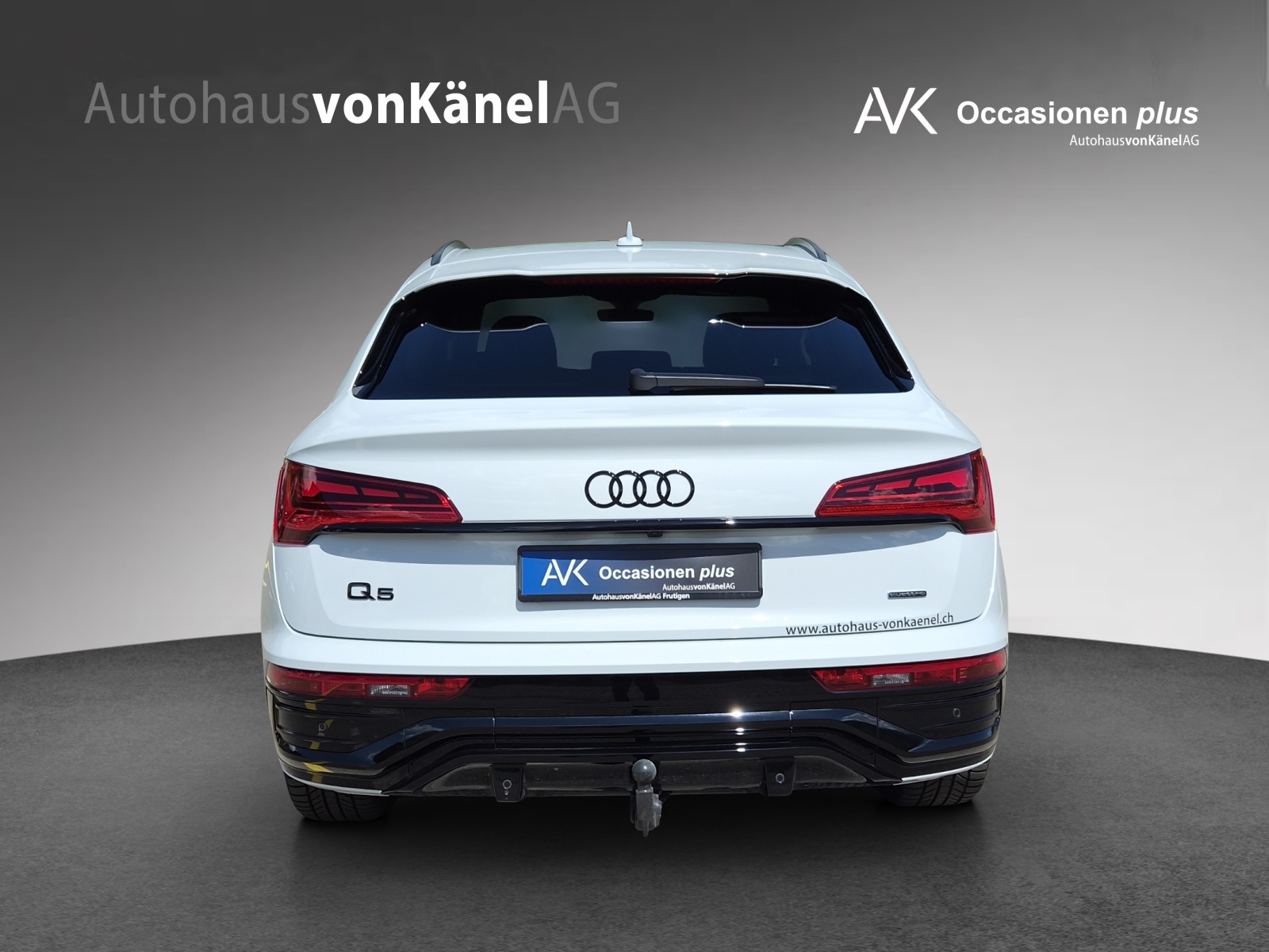 AUDI Q5 Sportback 40 TDI Blackedition quattro S-tronic-image-4