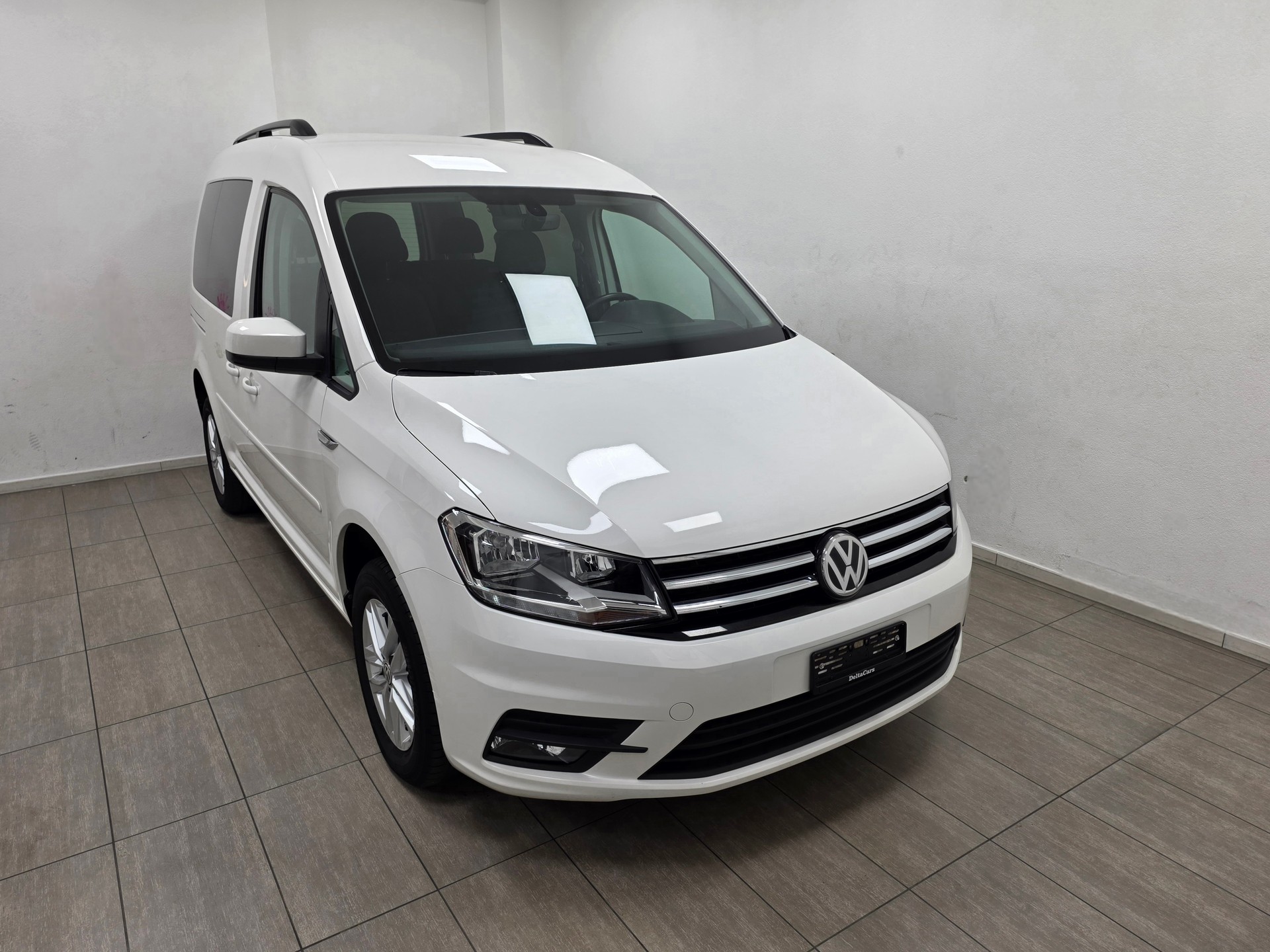 VW Caddy 2.0 TDI Family Beach-image-0