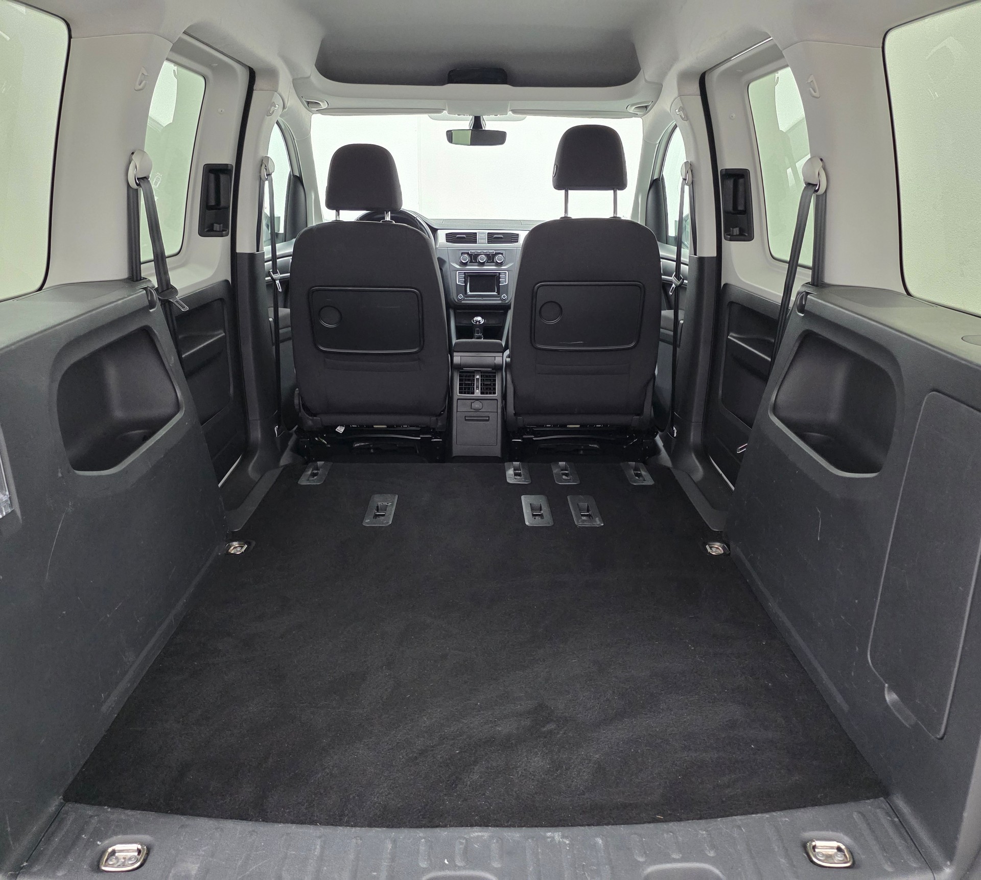 VW Caddy 2.0 TDI Family Beach-image-15
