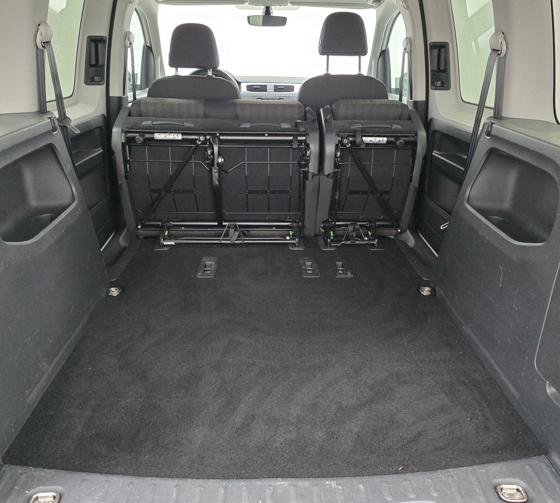 VW Caddy 2.0 TDI Family Beach-image-14