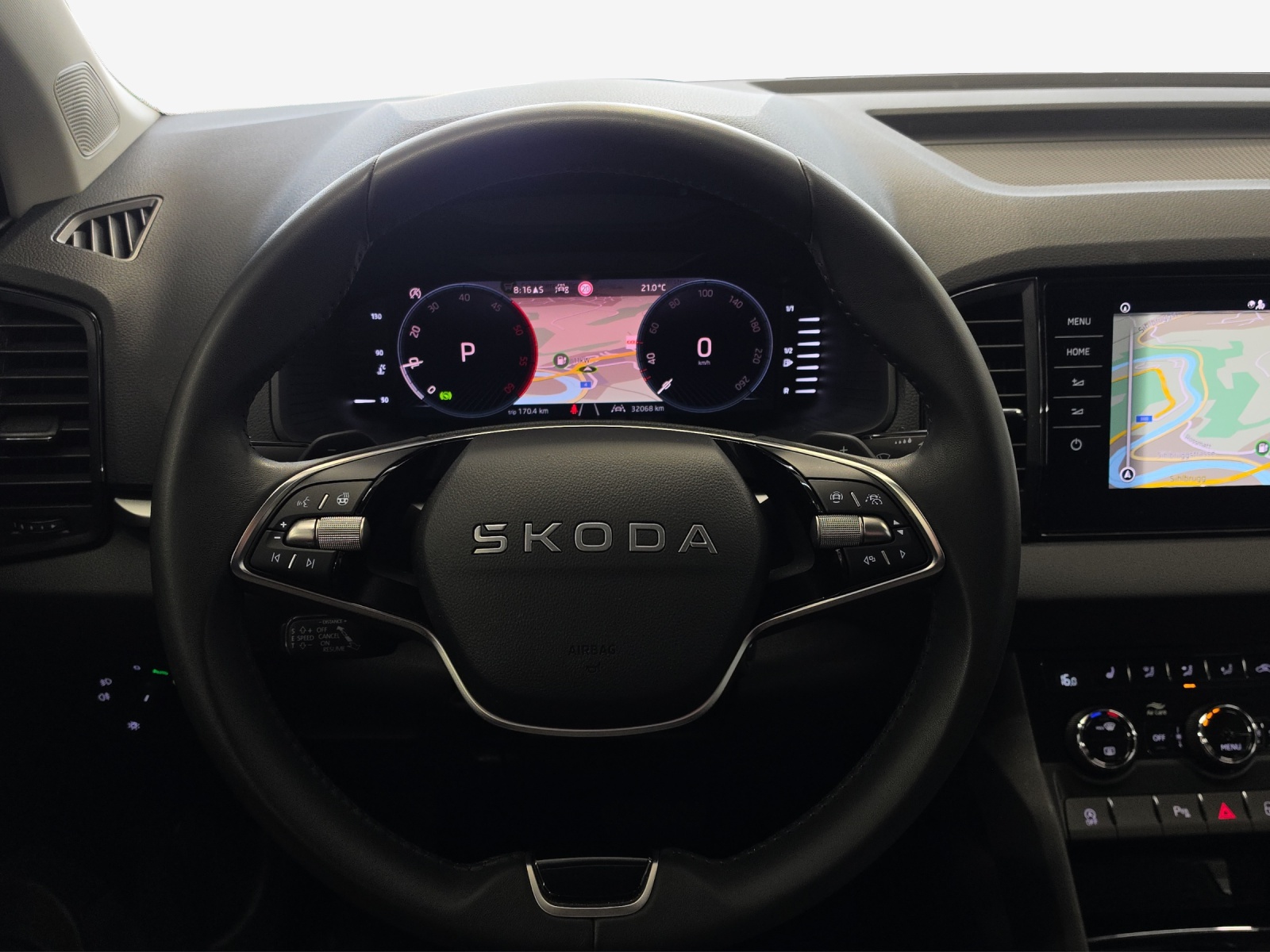 SKODA Karoq 2.0 TDI CR Selection 4x4 DSG-image-9