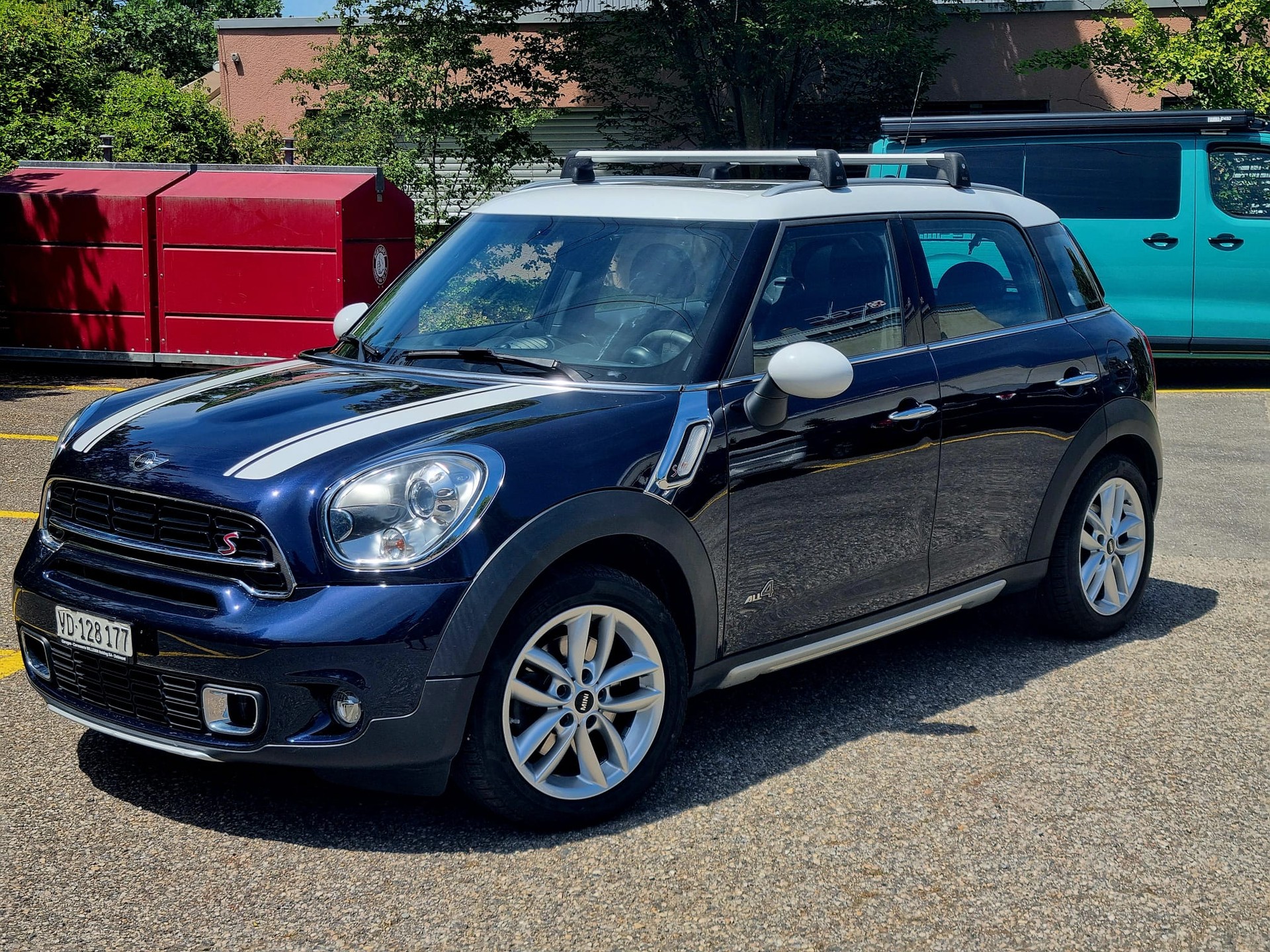 MINI 1.6i Cooper S ALL4-image-0
