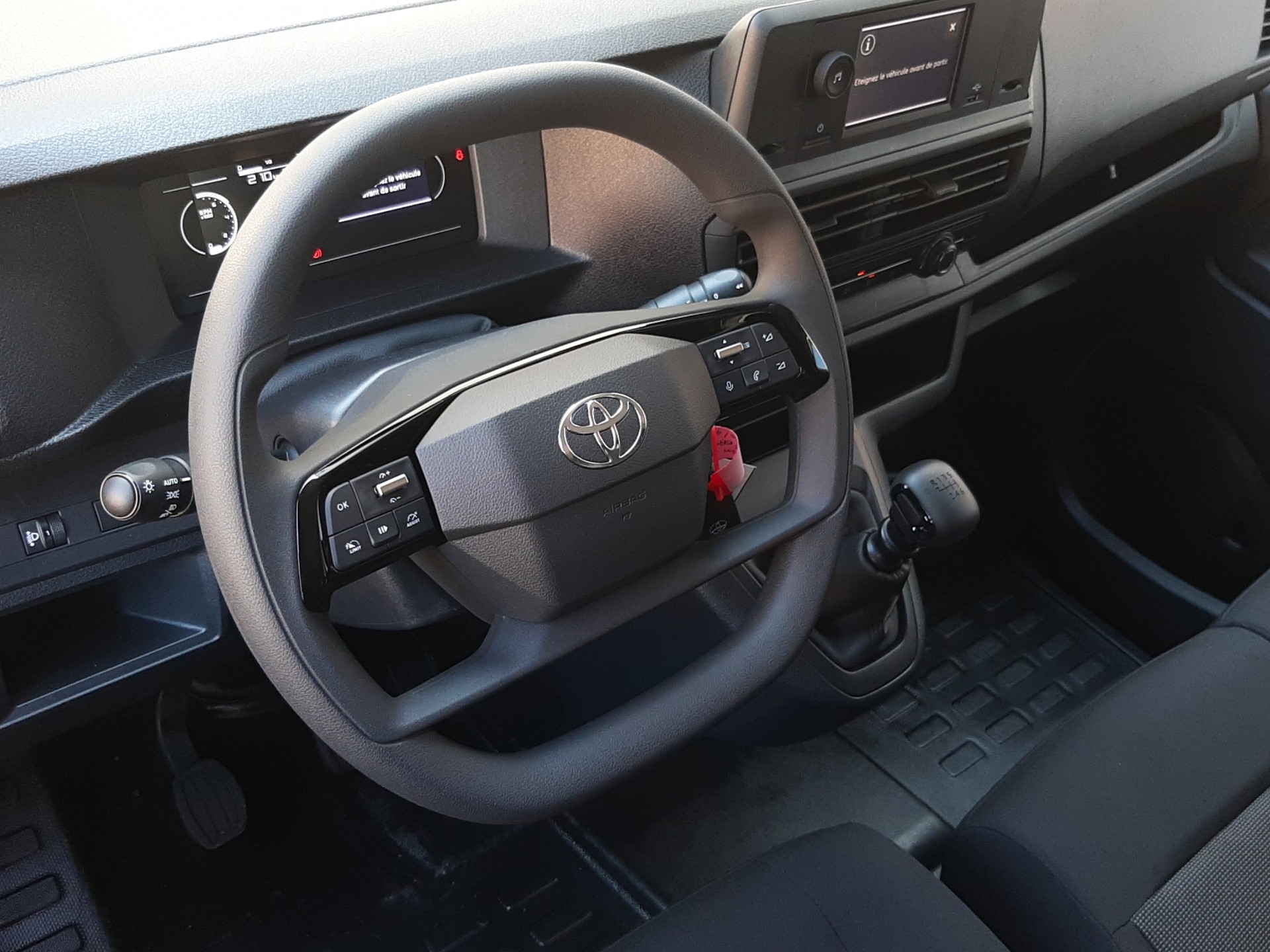 TOYOTA PROACE Van L1 1.5 D Active-image-11
