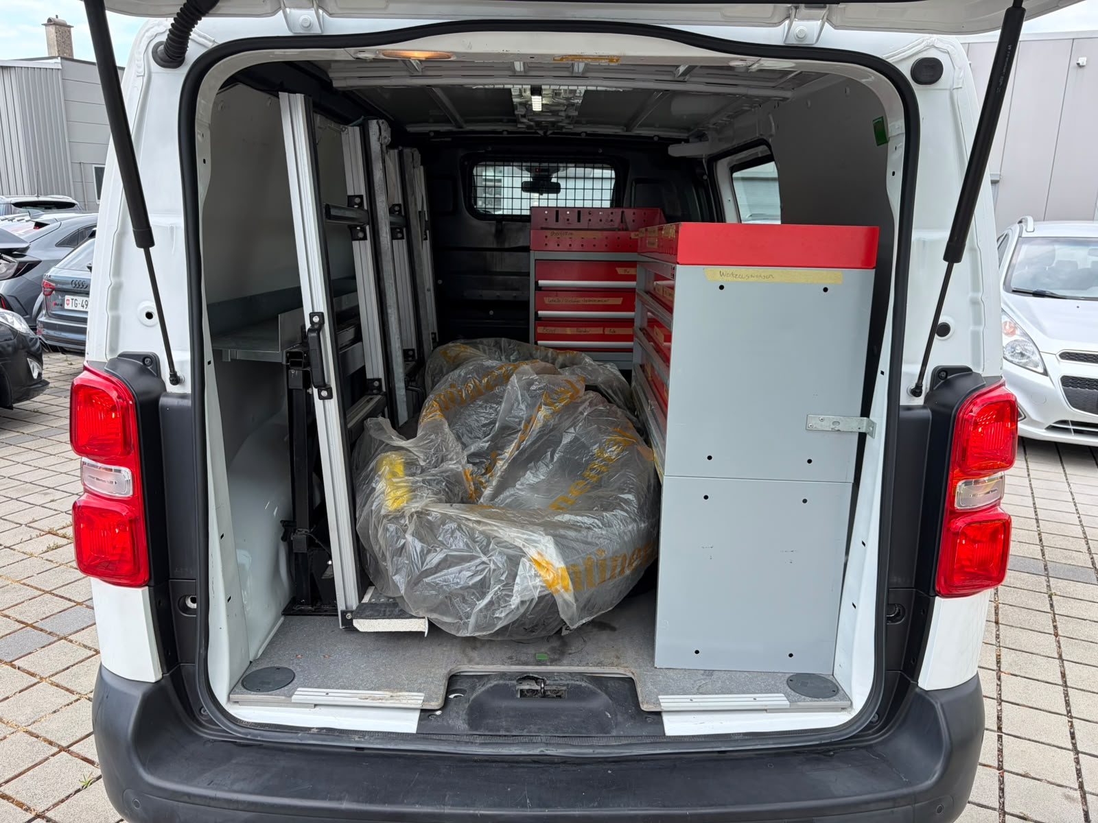 PEUGEOT Expert 2.0 BlueHDi 120 Active Standard-image-8