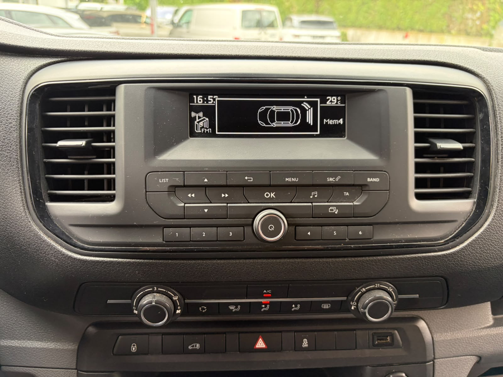 PEUGEOT Expert 2.0 BlueHDi 120 Active Standard-image-13