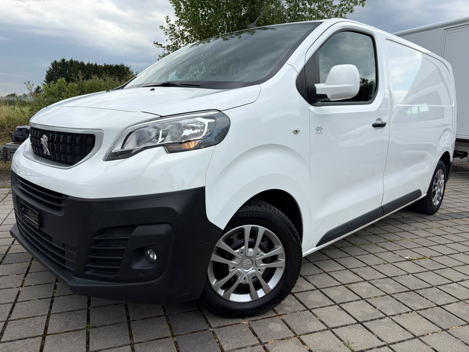 PEUGEOT Expert 2.0 BlueHDi 120 Active Standard-image-0
