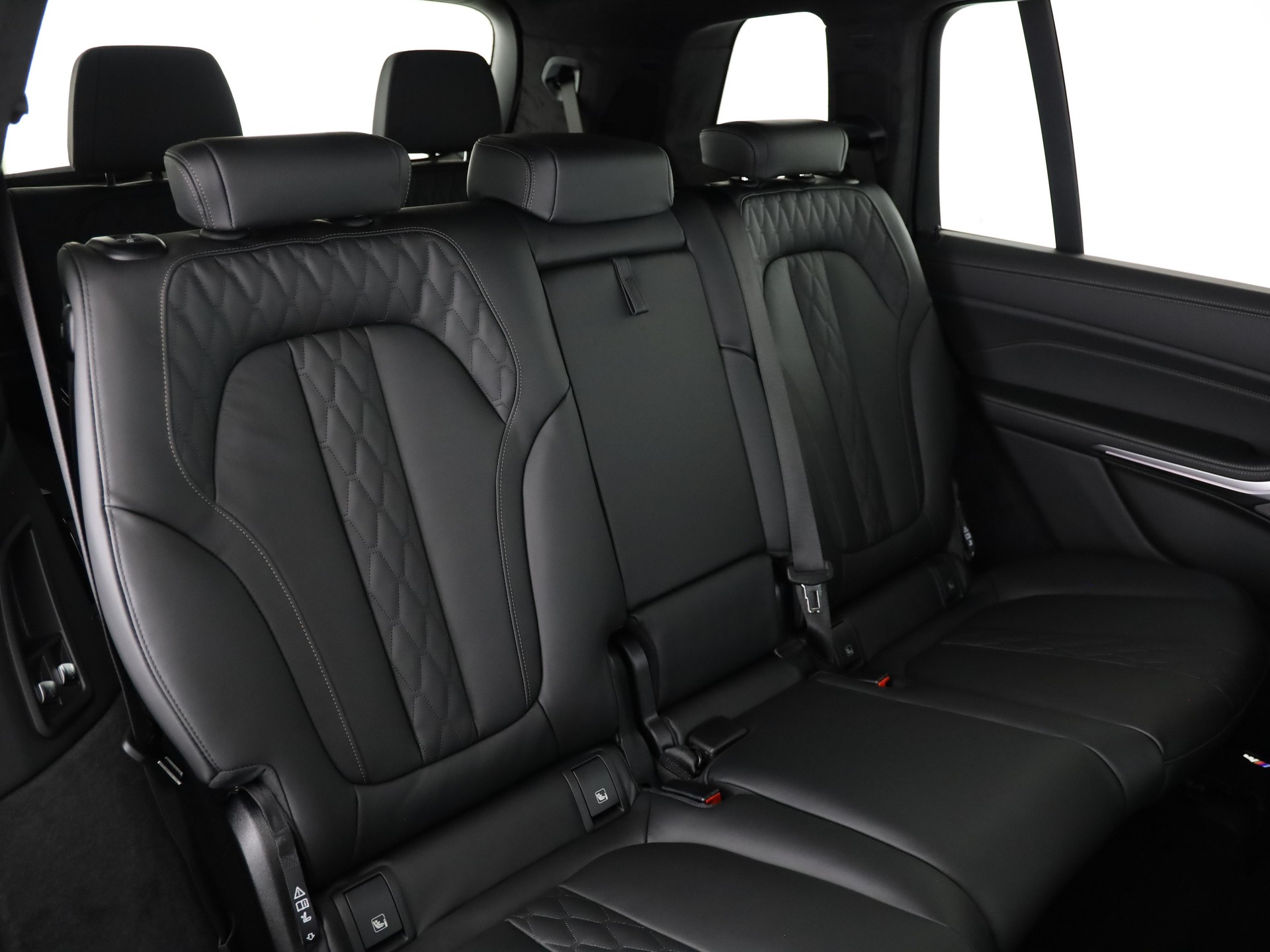 BMW X7 40d xDrive SAG-image-16
