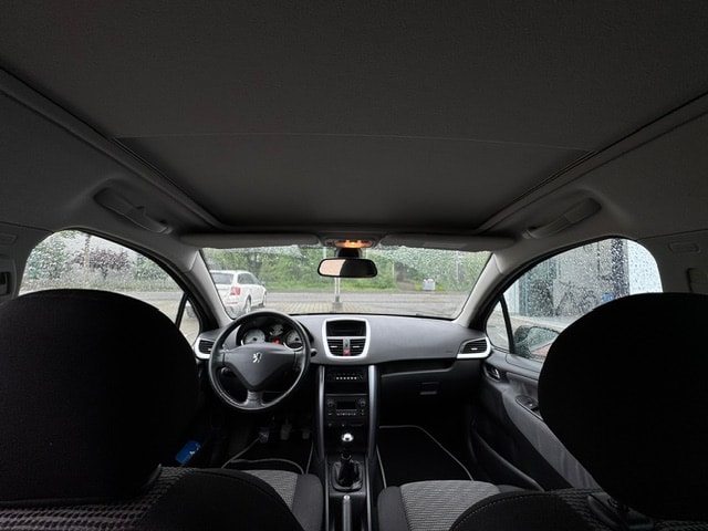 PEUGEOT 207 SW 1.6 16V Active-image-3