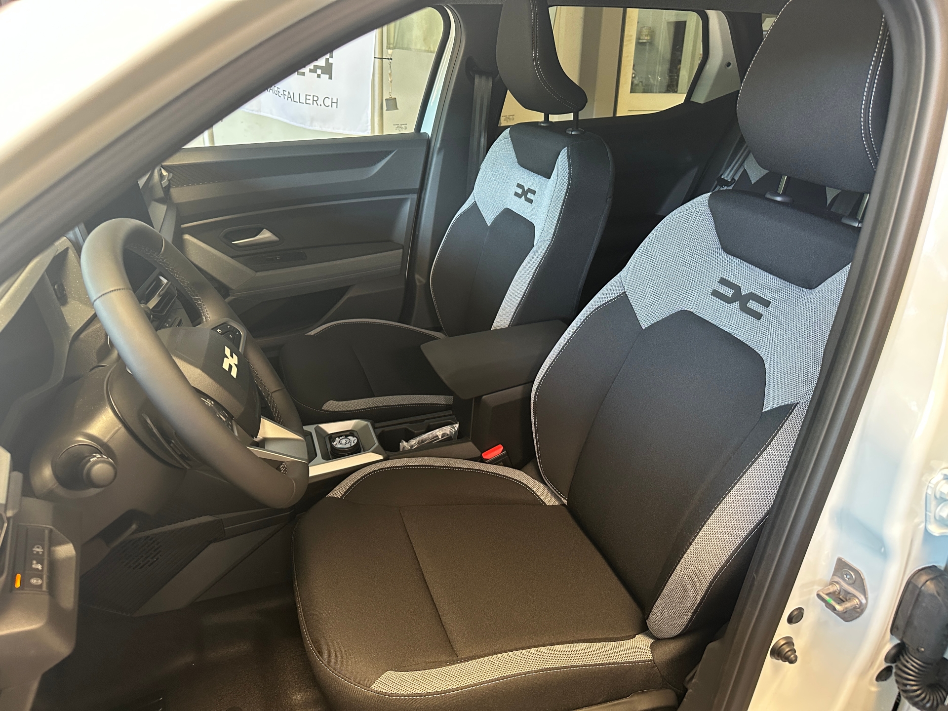 DACIA DUSTER-image-7