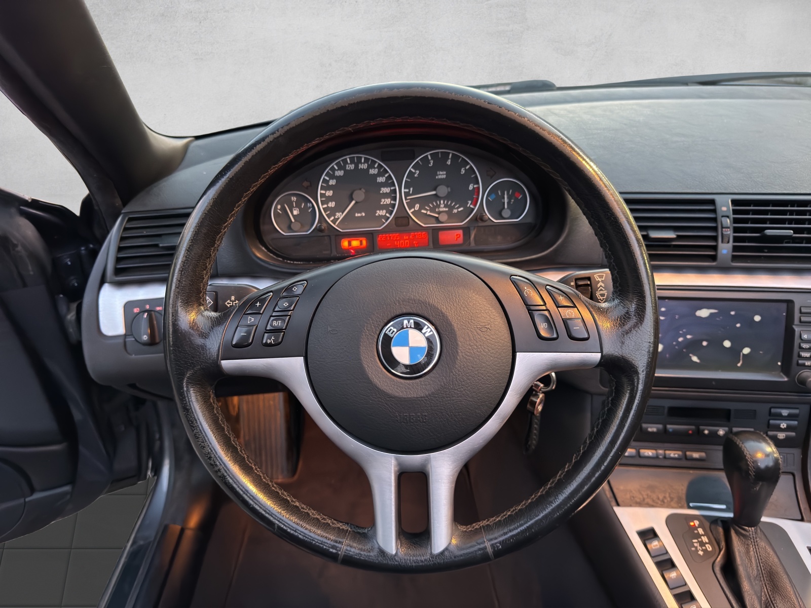 BMW 330Ci Cabriolet-image-9
