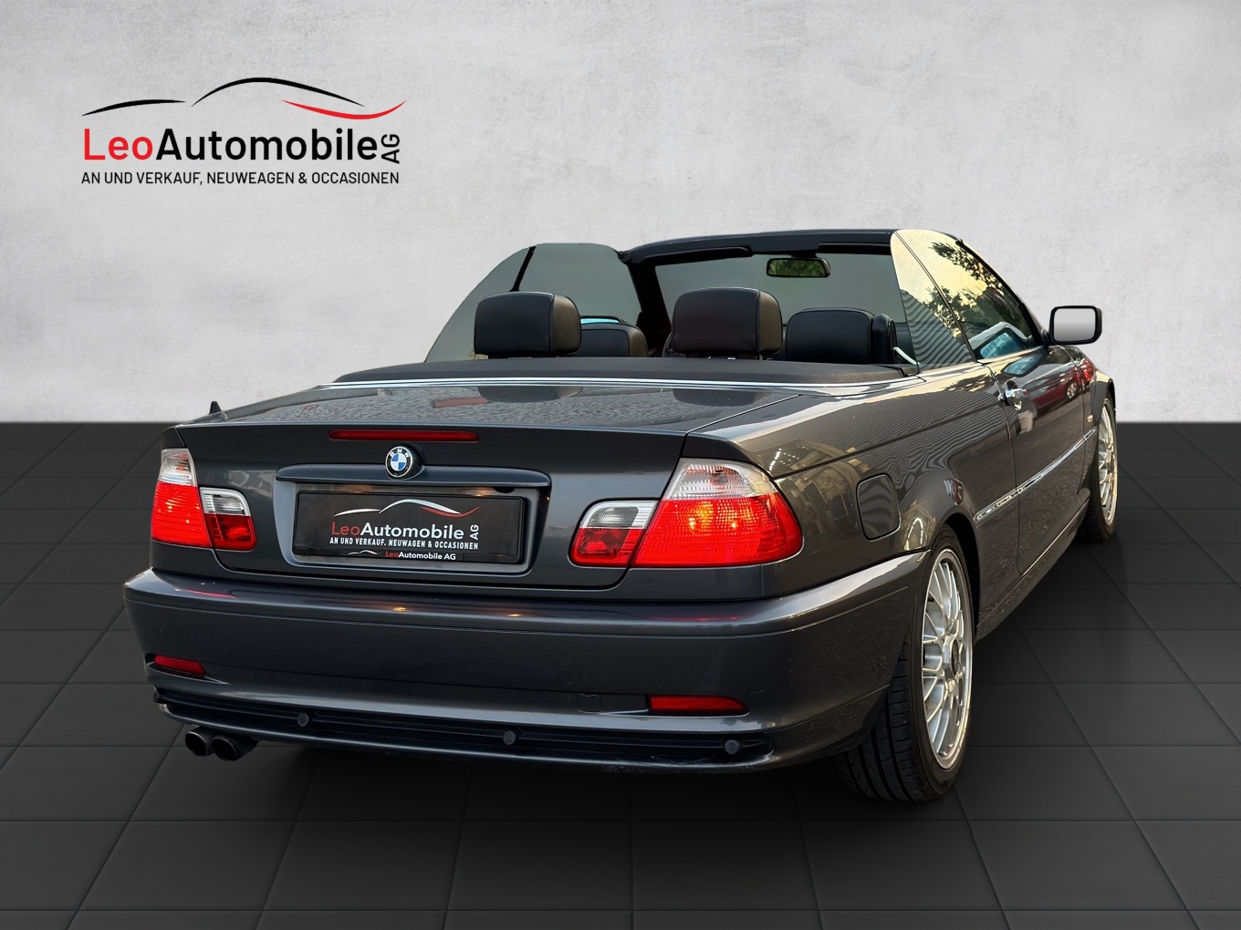 BMW 330Ci Cabriolet-showroom-element-2