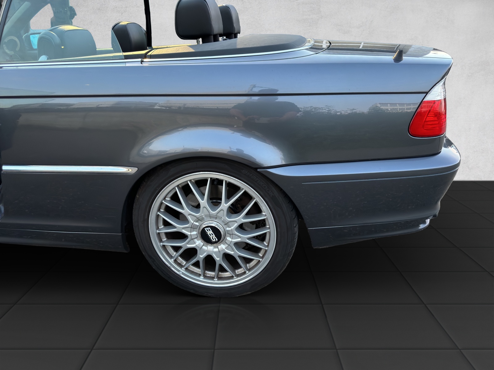 BMW 330Ci Cabriolet-image-22