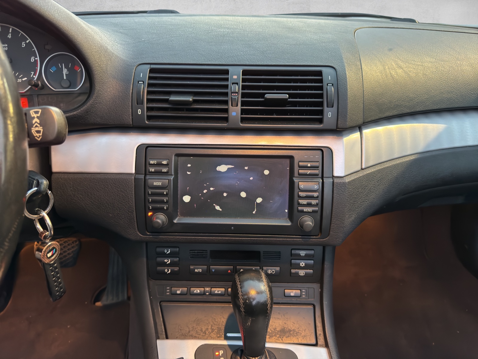 BMW 330Ci Cabriolet-image-13