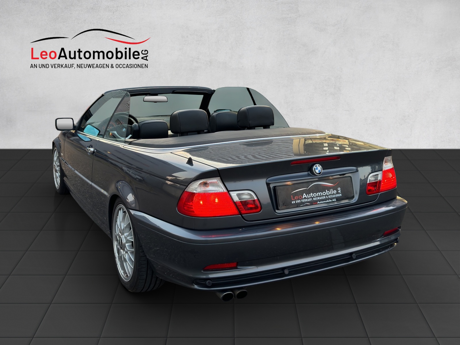 BMW 330Ci Cabriolet-showroom-element-3