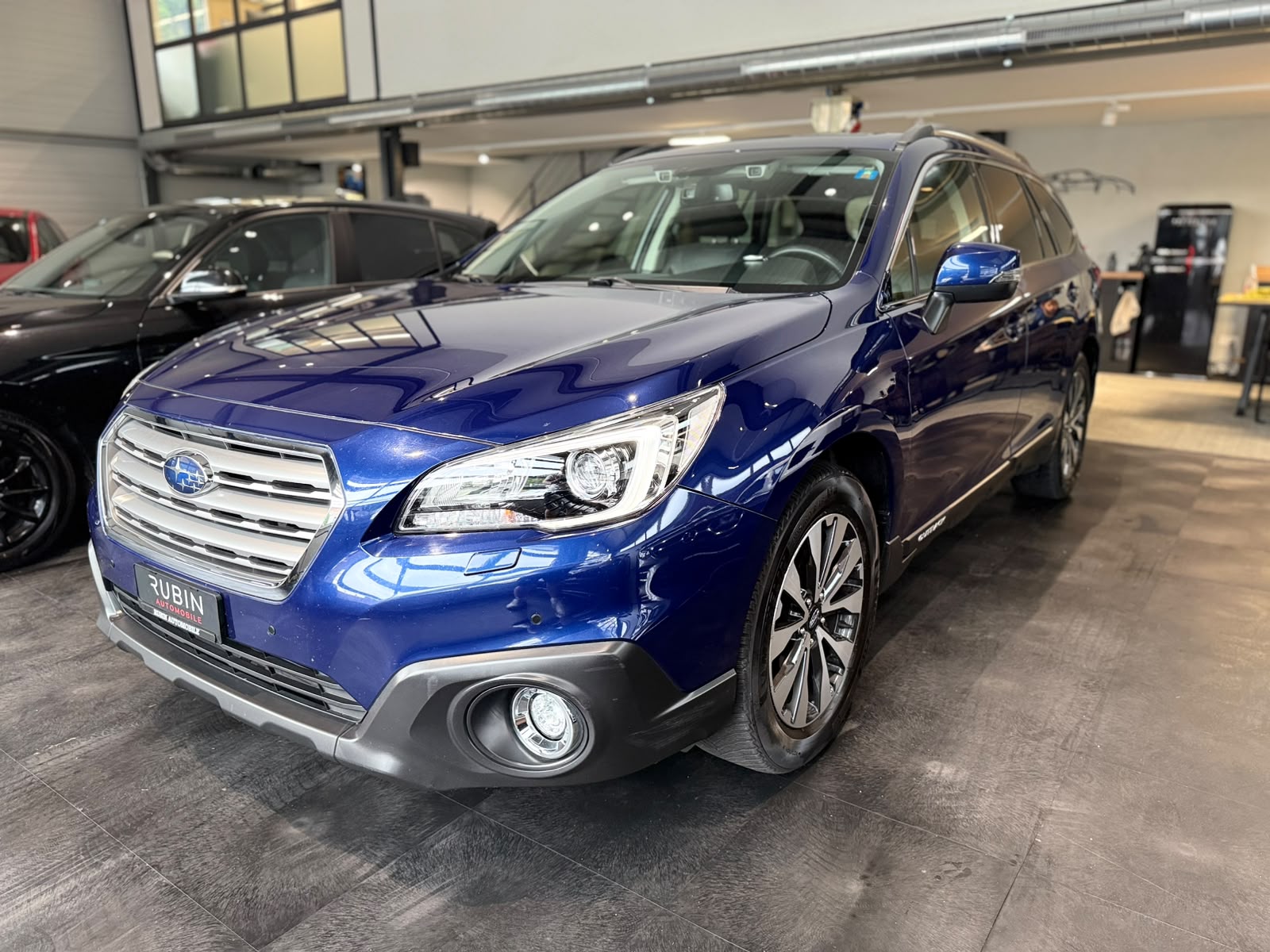 SUBARU Outback 2.0D Luxury AWD Lineartronic-image-0