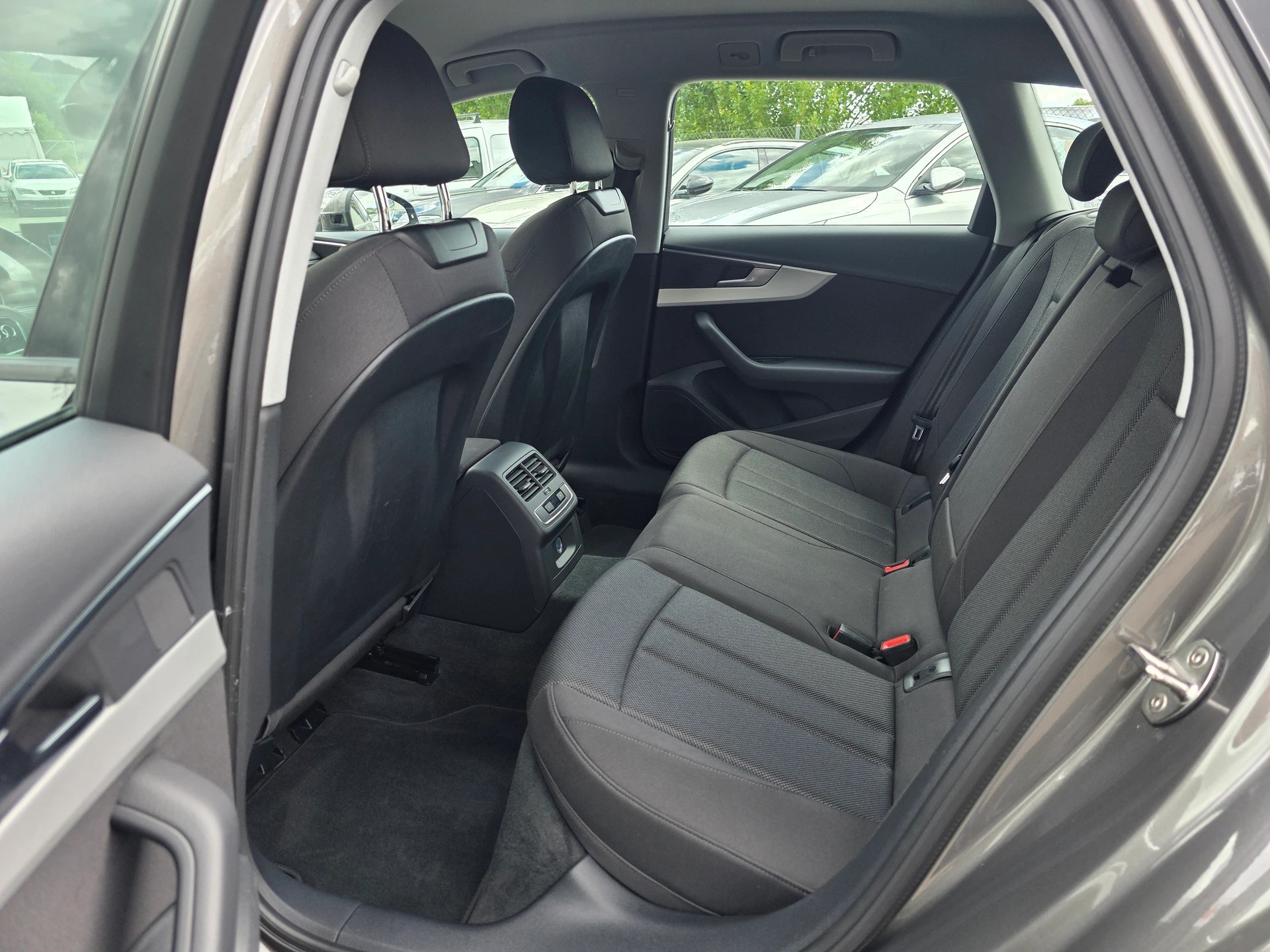 AUDI A4 Avant 40 TDI Attraction Quattro S-tronic * CH-Fahrzeug * Frisch ab MFK * Inkl. 1 Jahr Garantie *-image-20