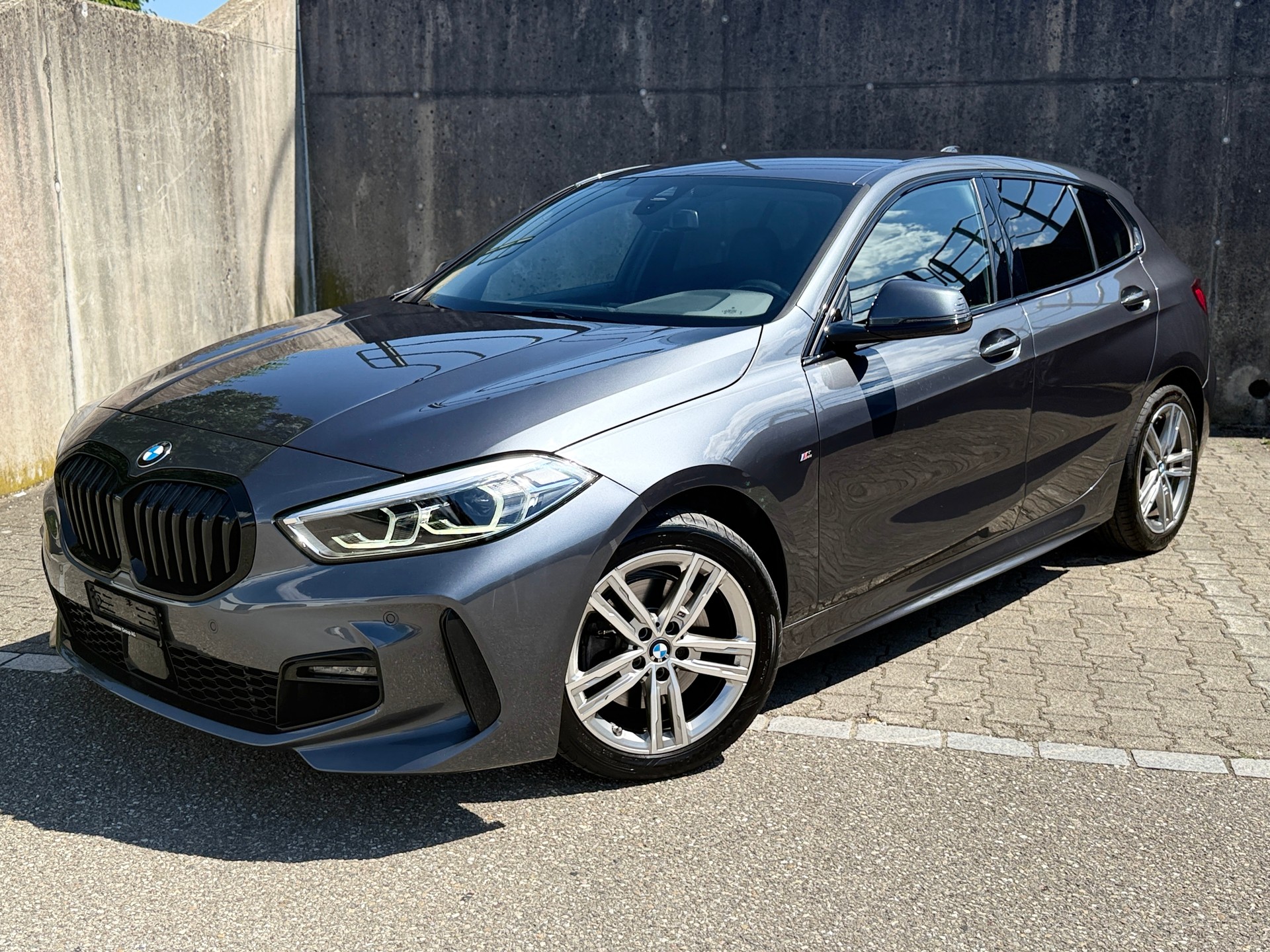 BMW 118i M - Packet-image-0