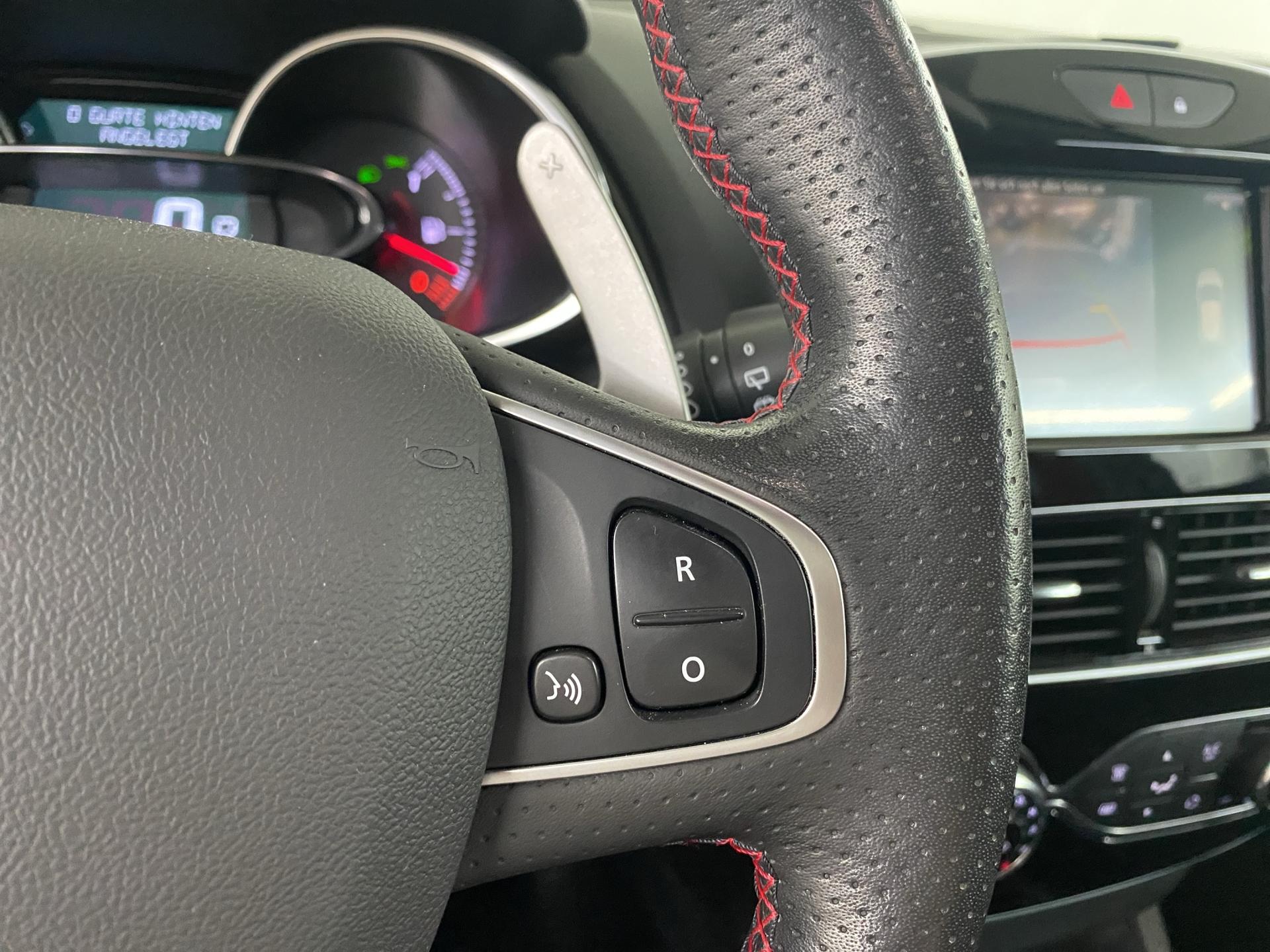 RENAULT Clio 1.6 T RS 220 Trophy EDC-image-19