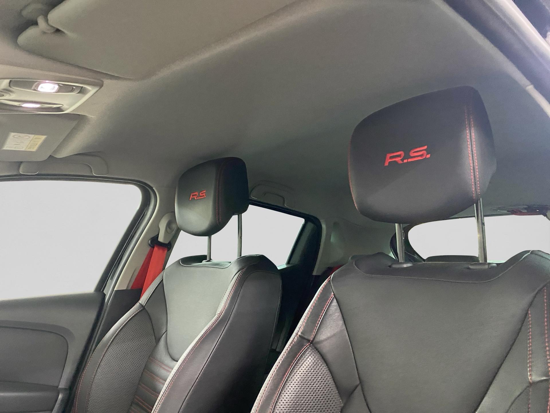 RENAULT Clio 1.6 T RS 220 Trophy EDC-image-24