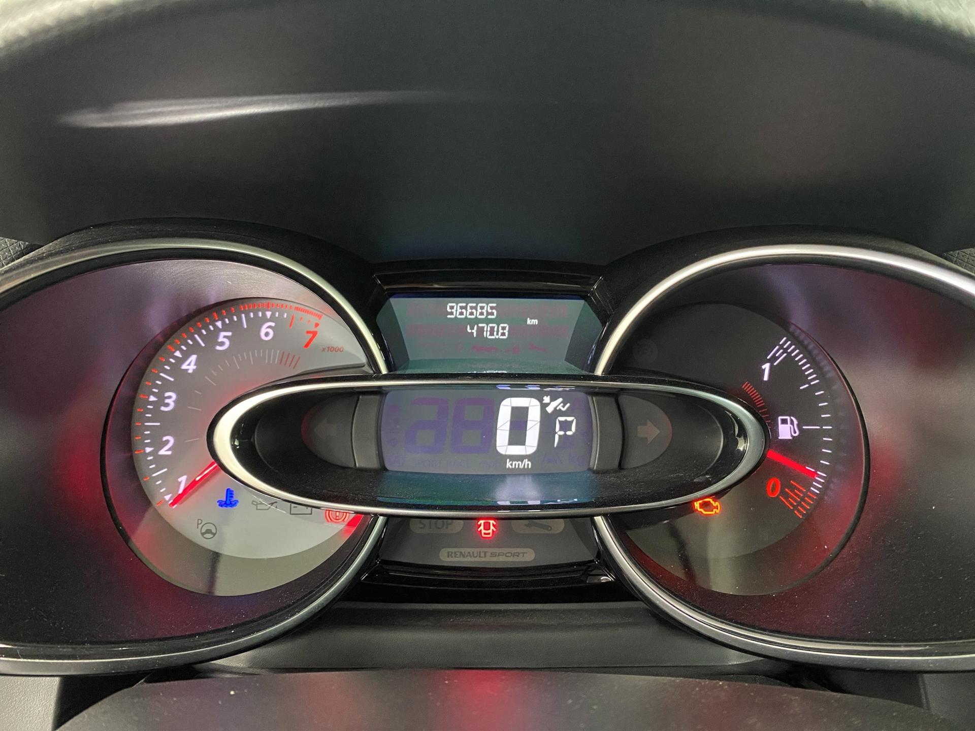 RENAULT Clio 1.6 T RS 220 Trophy EDC-image-10