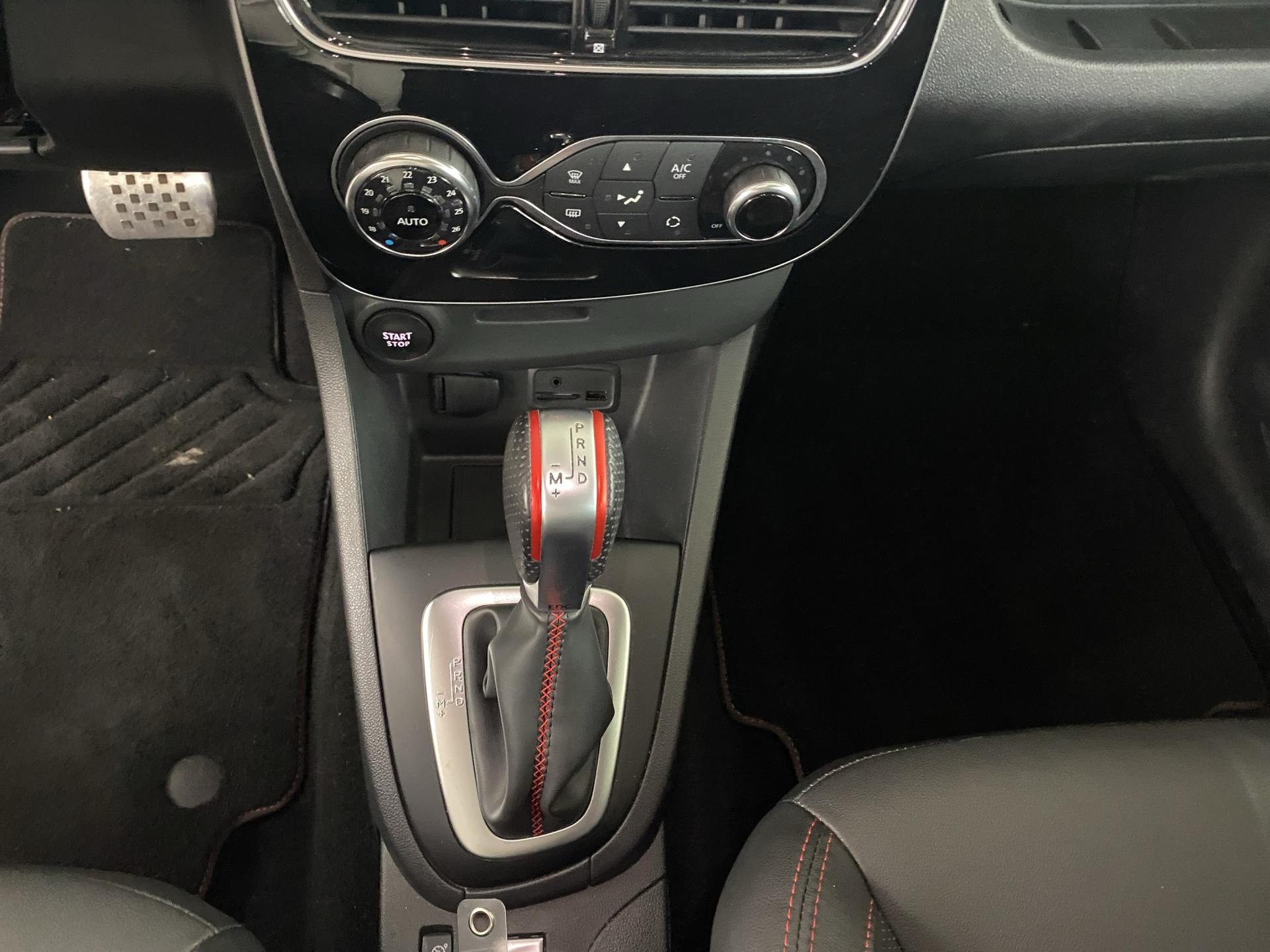 RENAULT Clio 1.6 T RS 220 Trophy EDC-image-11