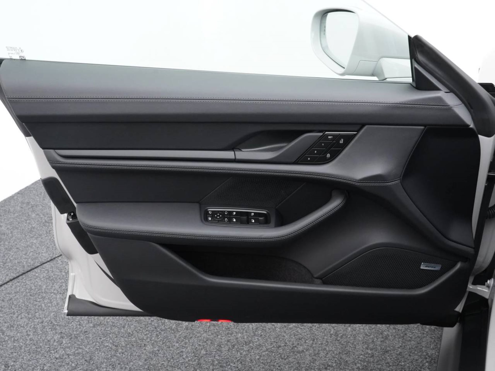 PORSCHE Taycan 4S Black Edition-image-20