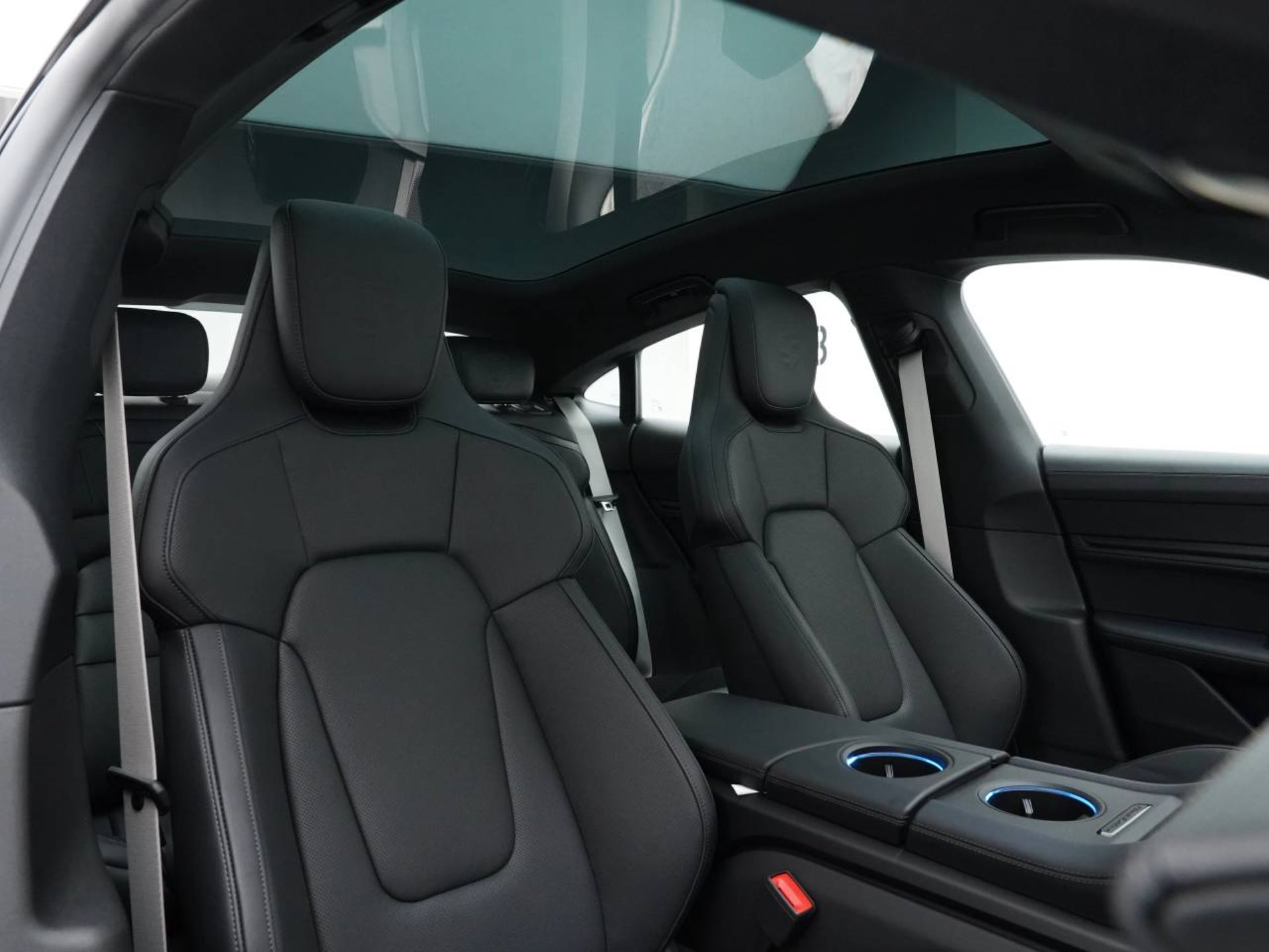 PORSCHE Taycan 4S Black Edition-image-26