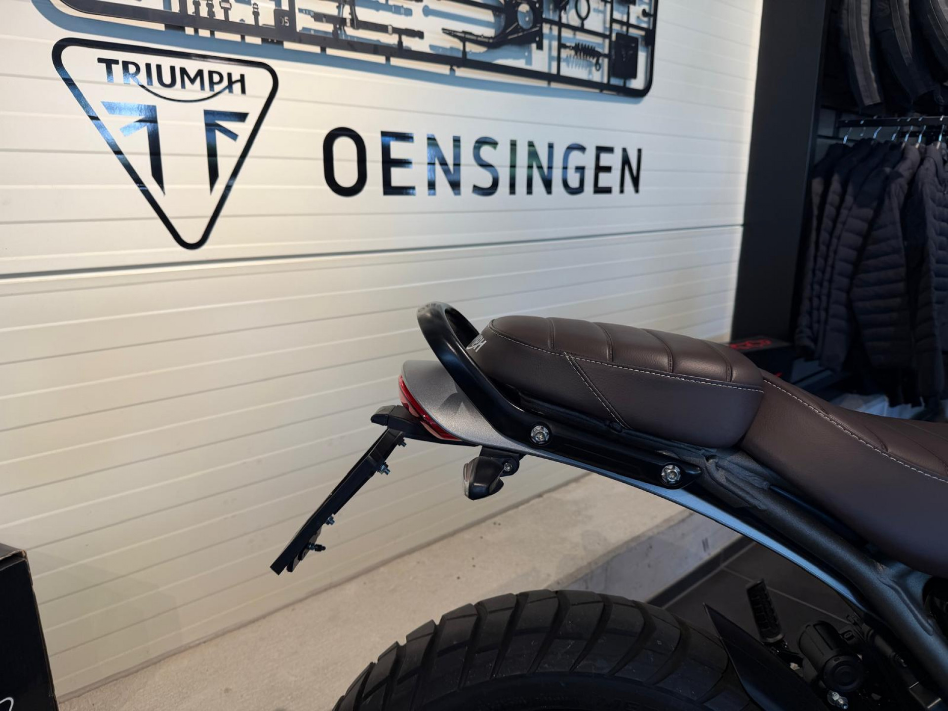 TRIUMPH Scrambler 400 X-showroom-element-3