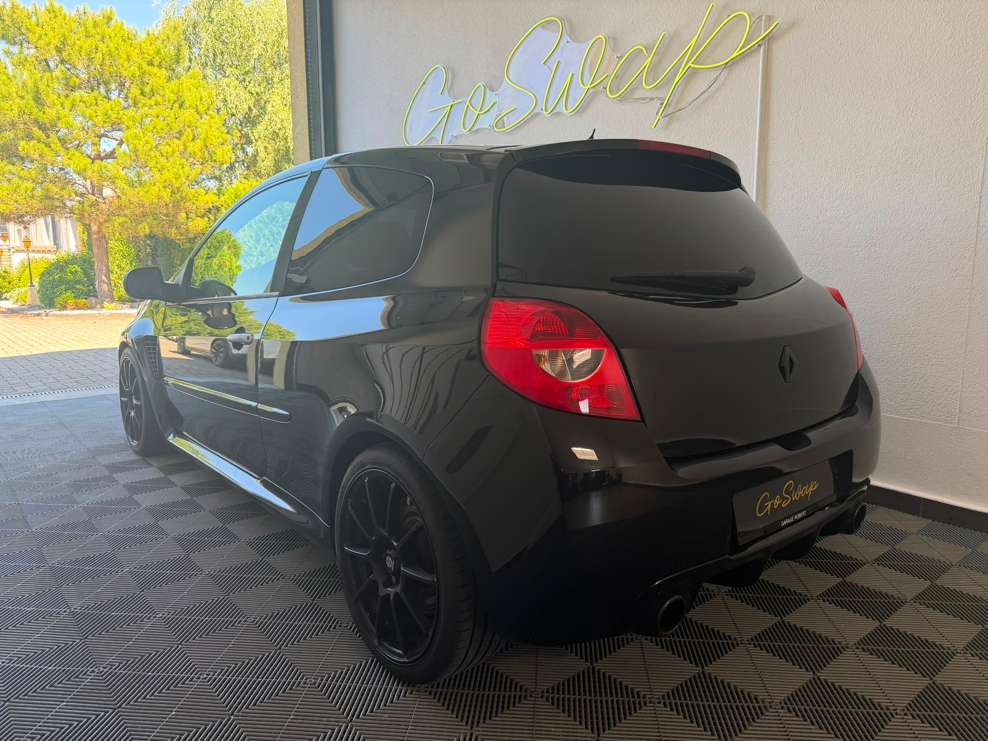 RENAULT Clio 2.0 16V RS Gordini CH N°817-image-4