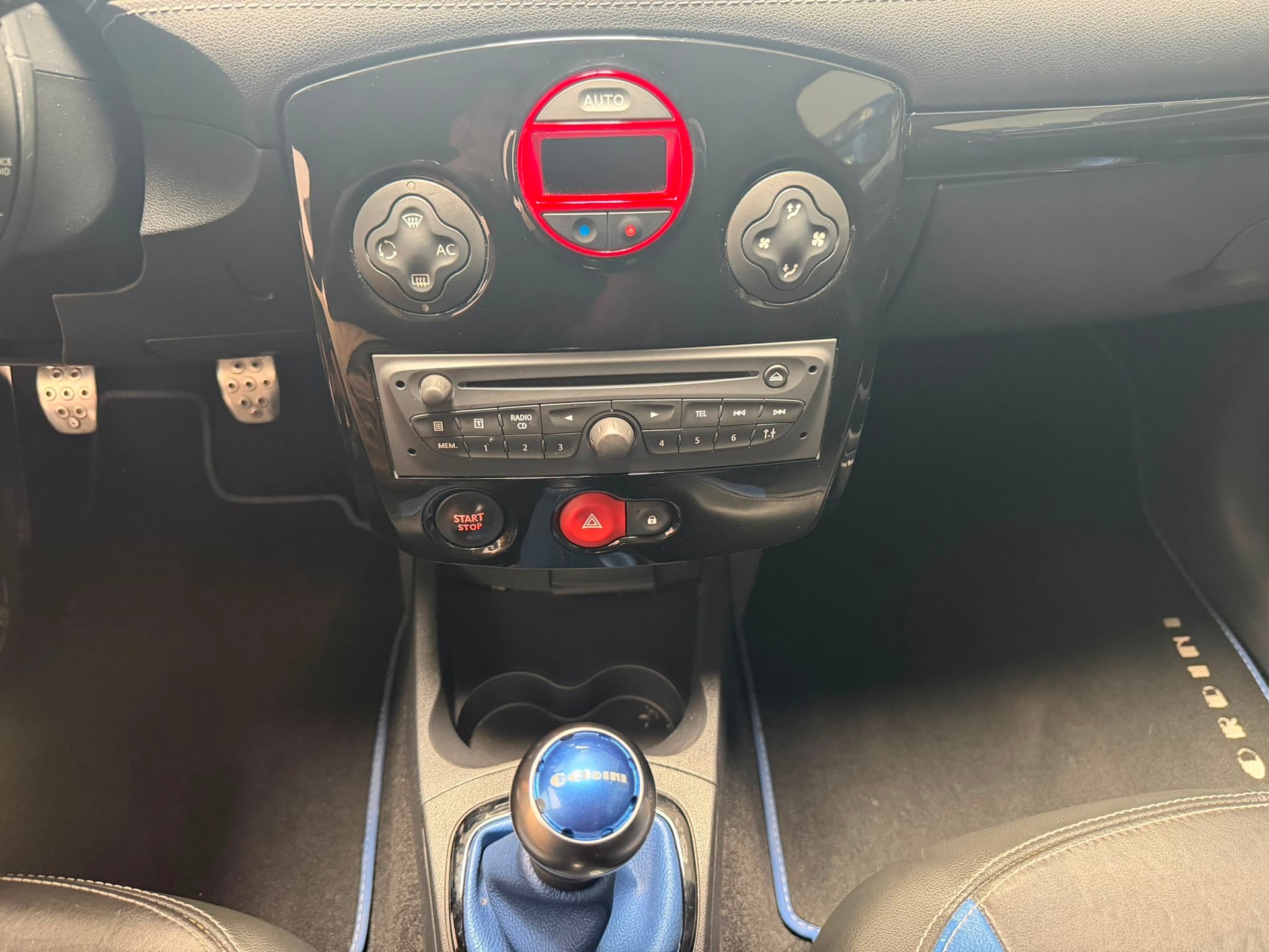 RENAULT Clio 2.0 16V RS Gordini CH N°817-image-13