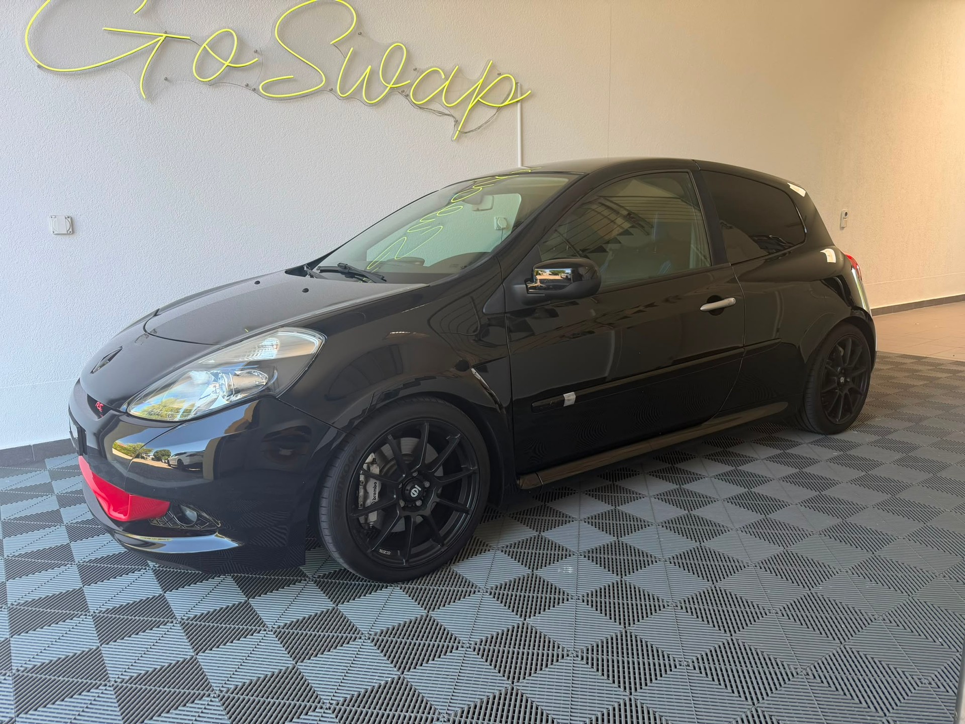 RENAULT Clio 2.0 16V RS Gordini CH N°817-image-3