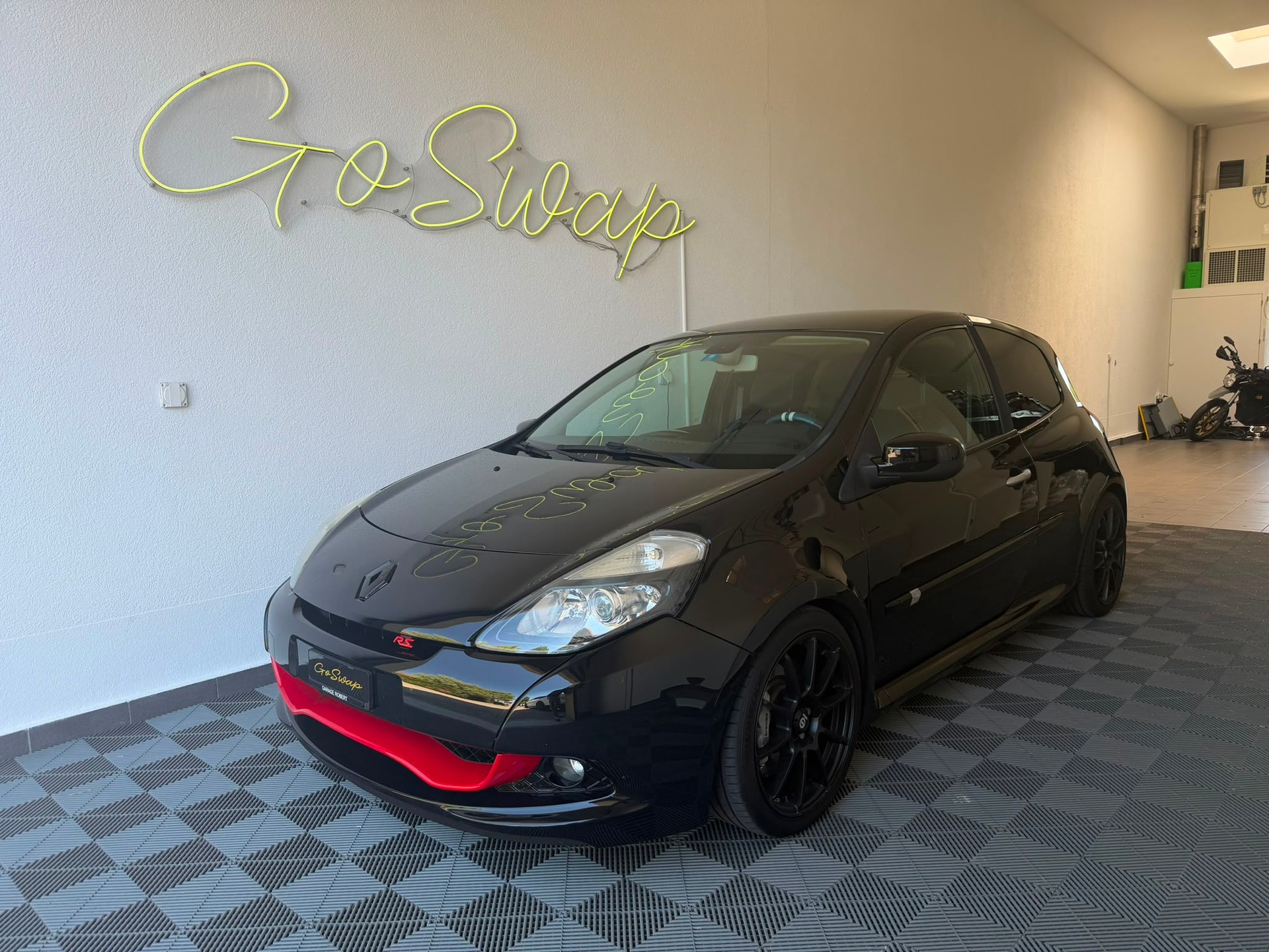 RENAULT Clio 2.0 16V RS Gordini CH N°817-image-0