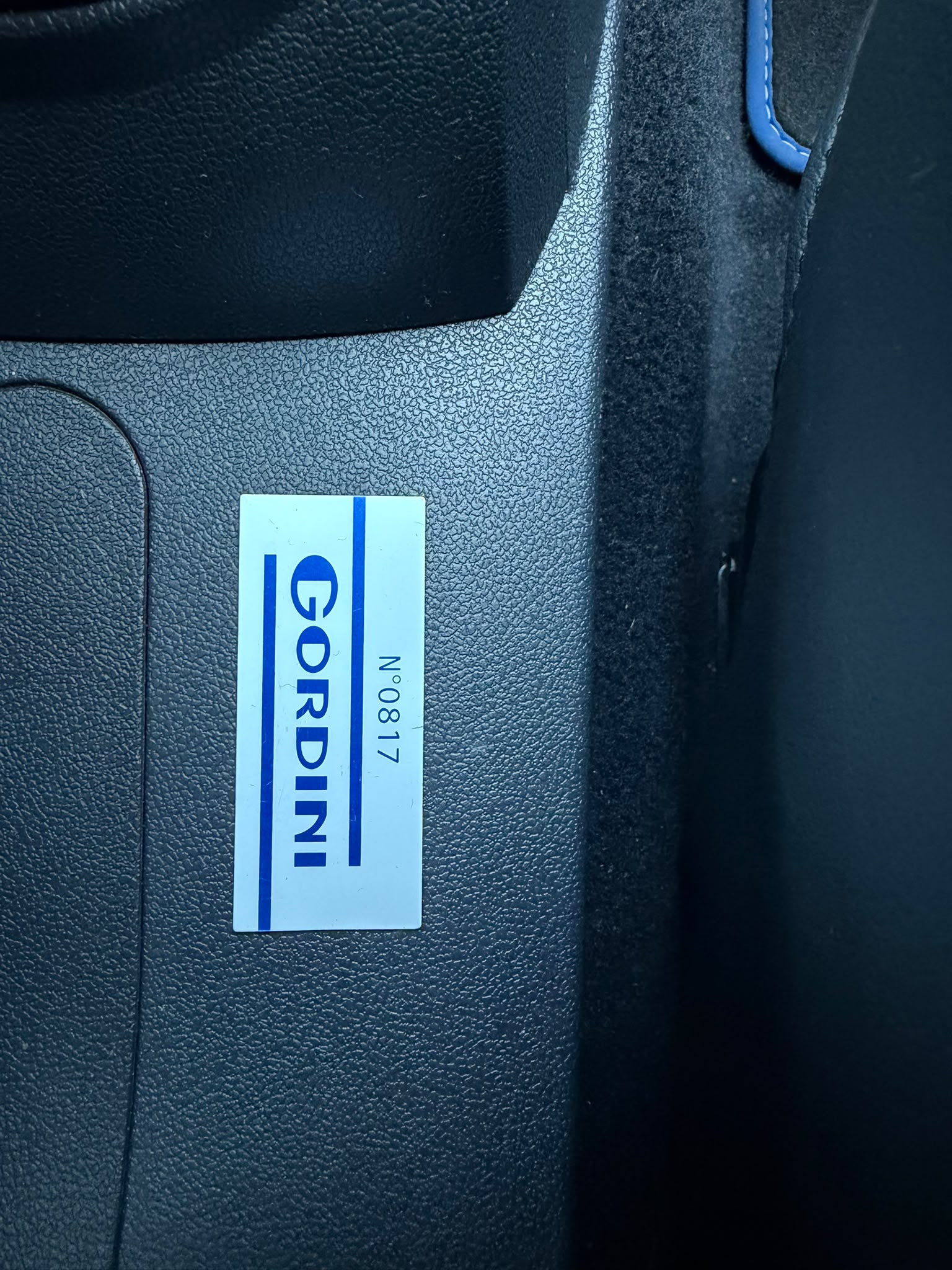 RENAULT Clio 2.0 16V RS Gordini CH N°817-image-14