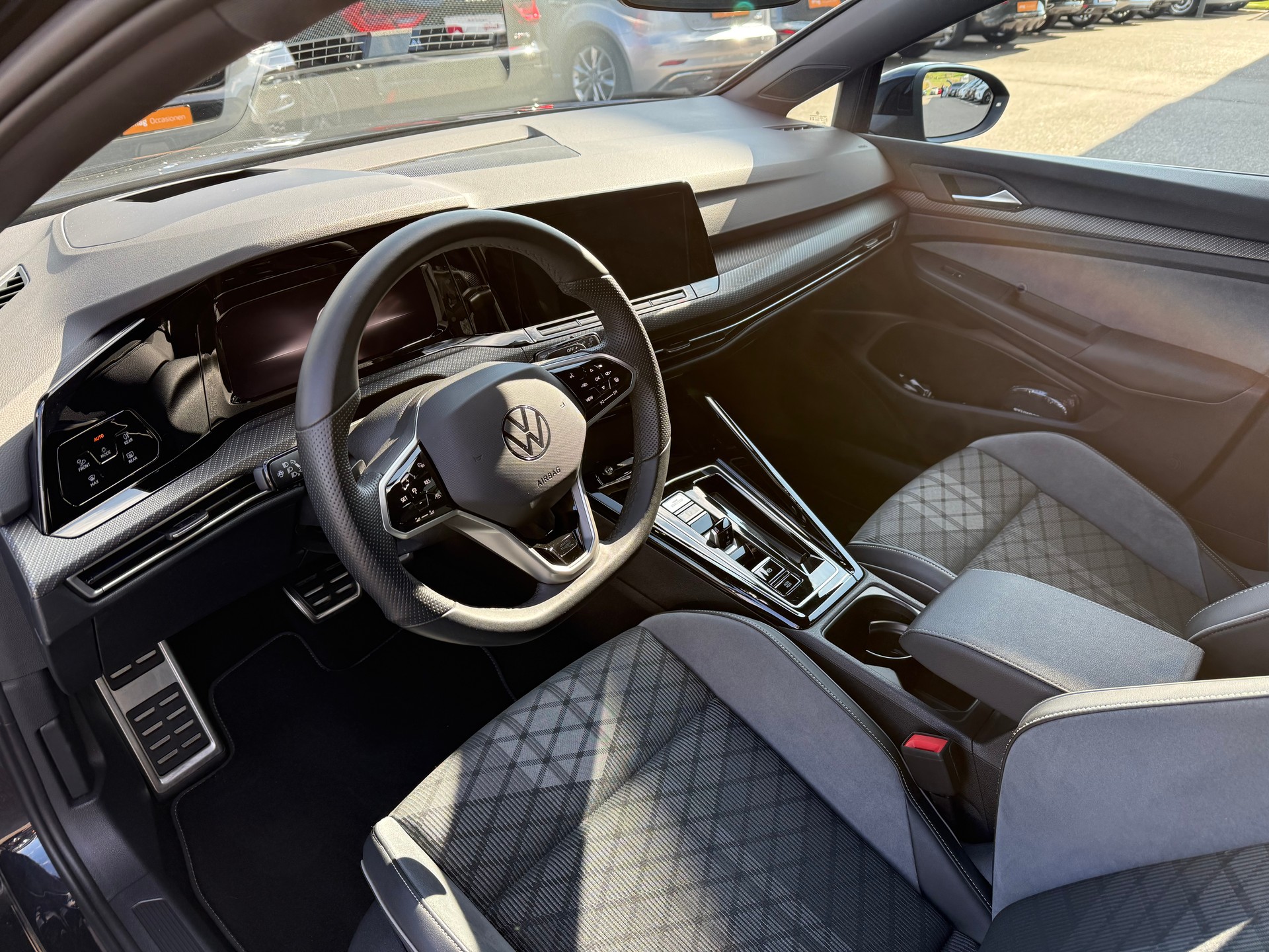 VW 2.0 TSI R-Line DSG 4motion-image-2