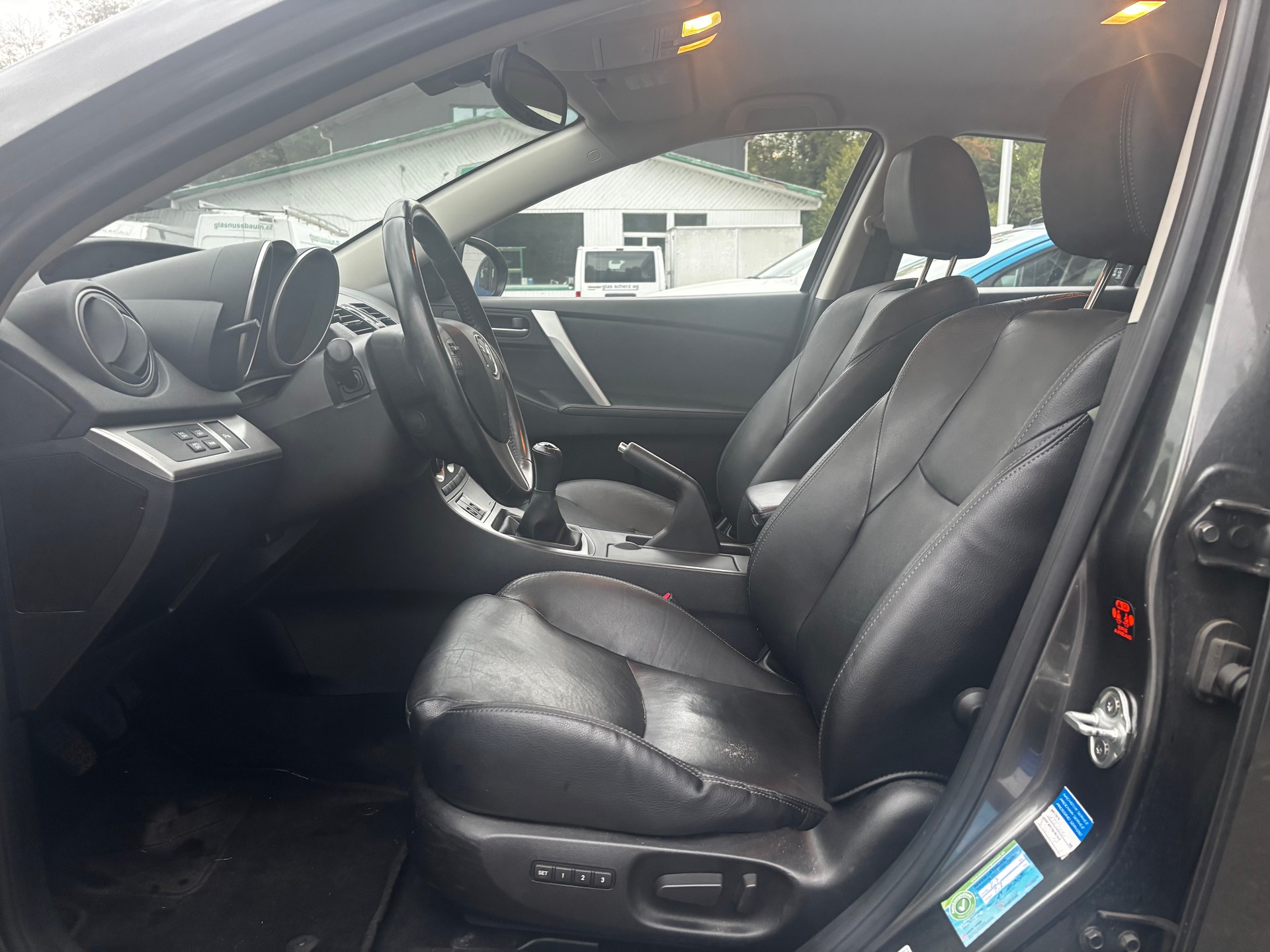 MAZDA 3 2.0 16V DISI Exclusive+-image-9