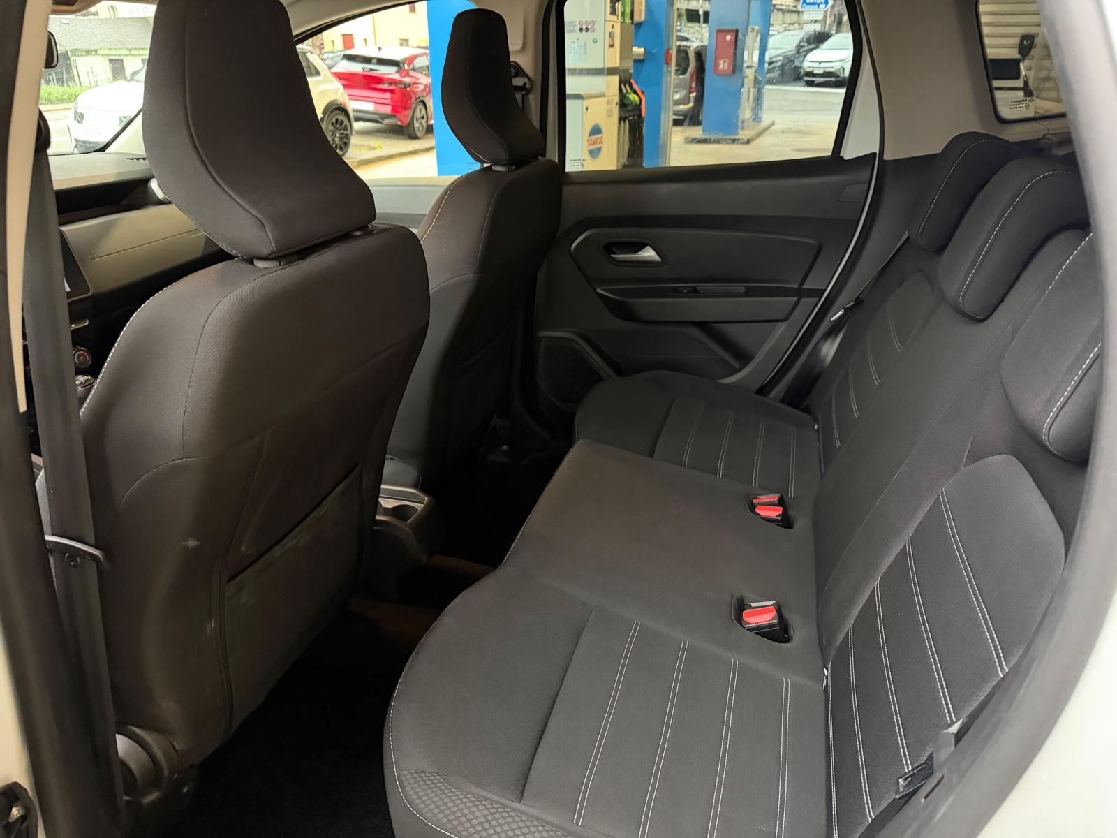 DACIA Duster TCe 150 Journey 4x4-image-6