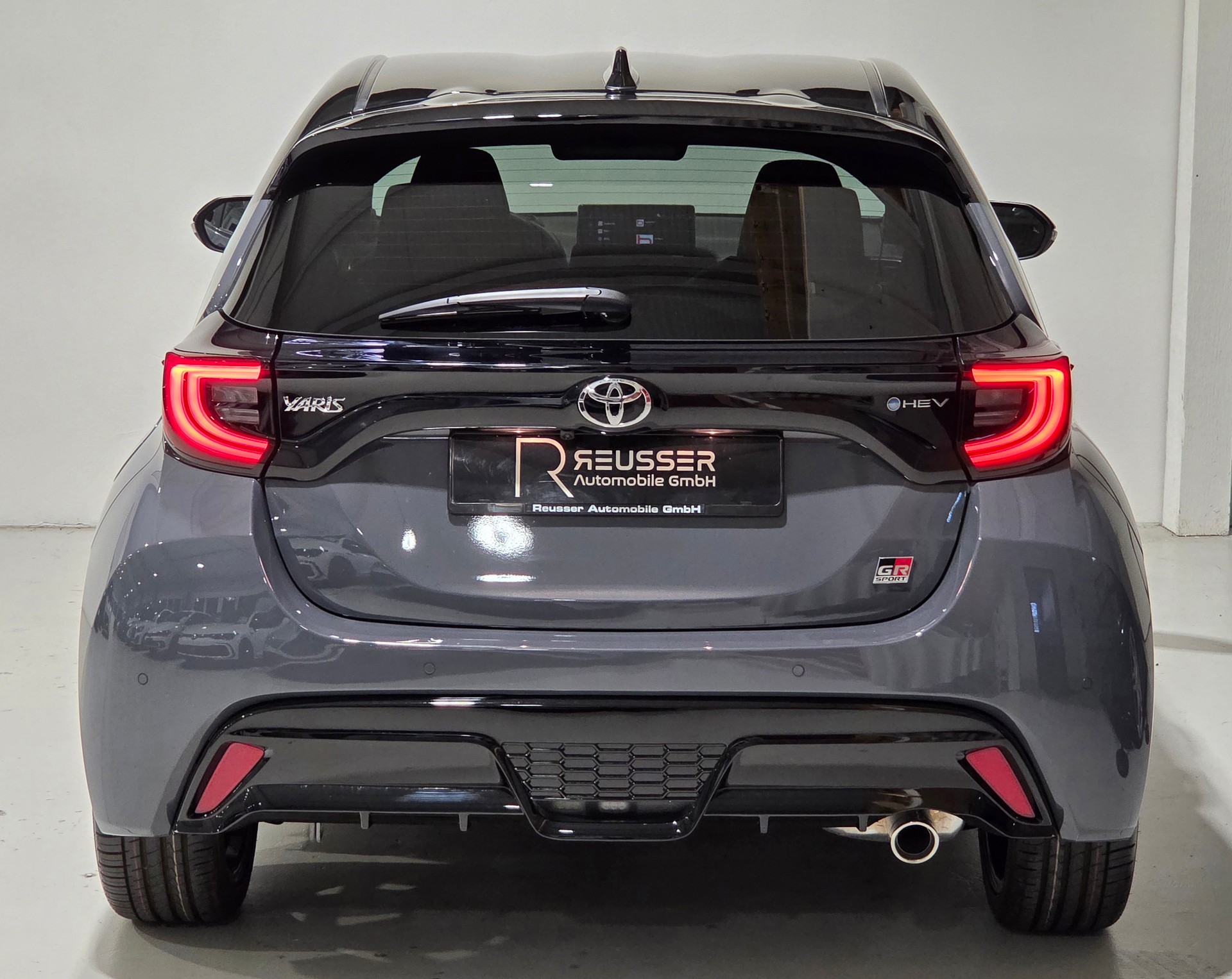 TOYOTA Yaris 1.5 GR Sport e-CVT-image-3